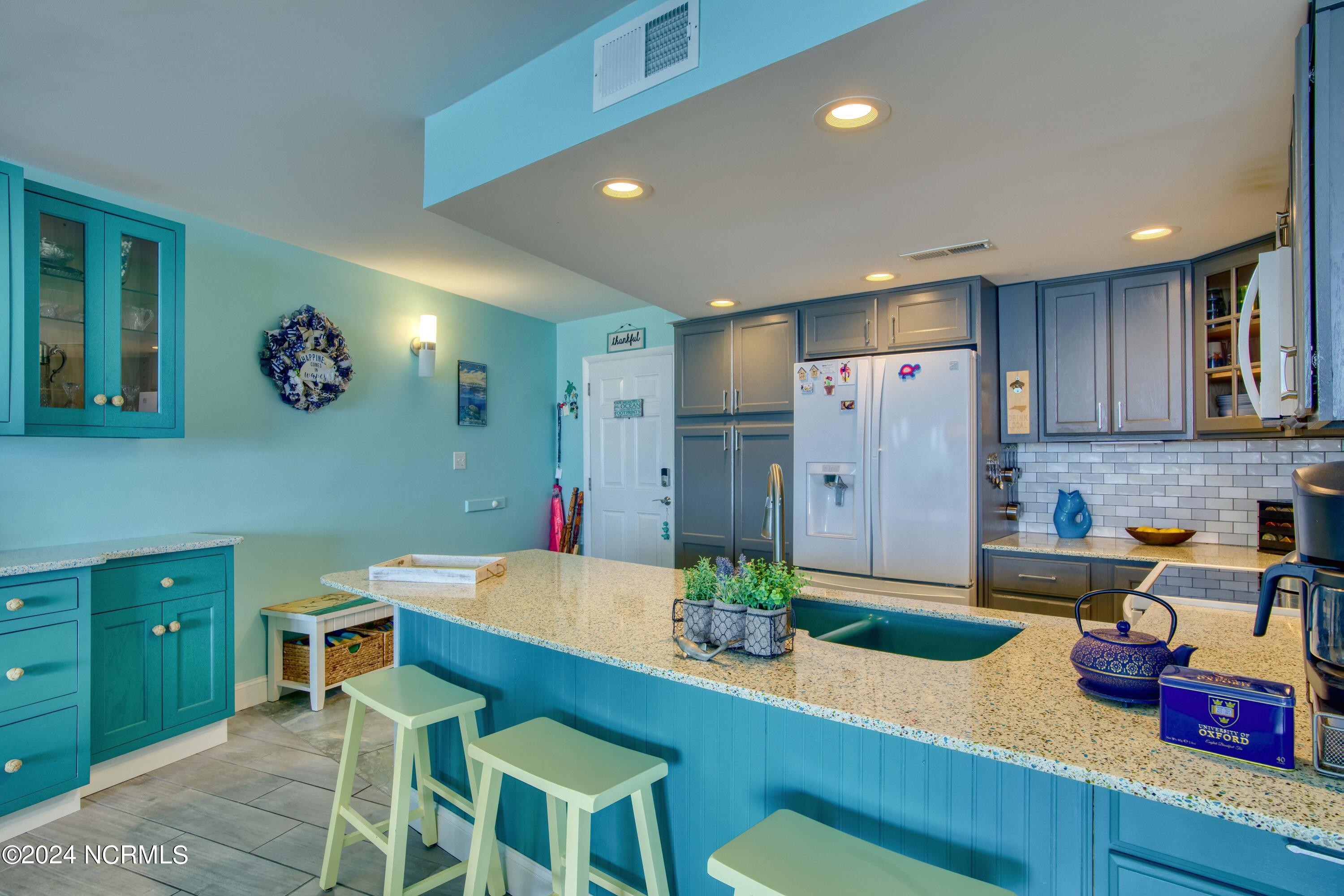 2000 New River Inlet Road, Unit 1108