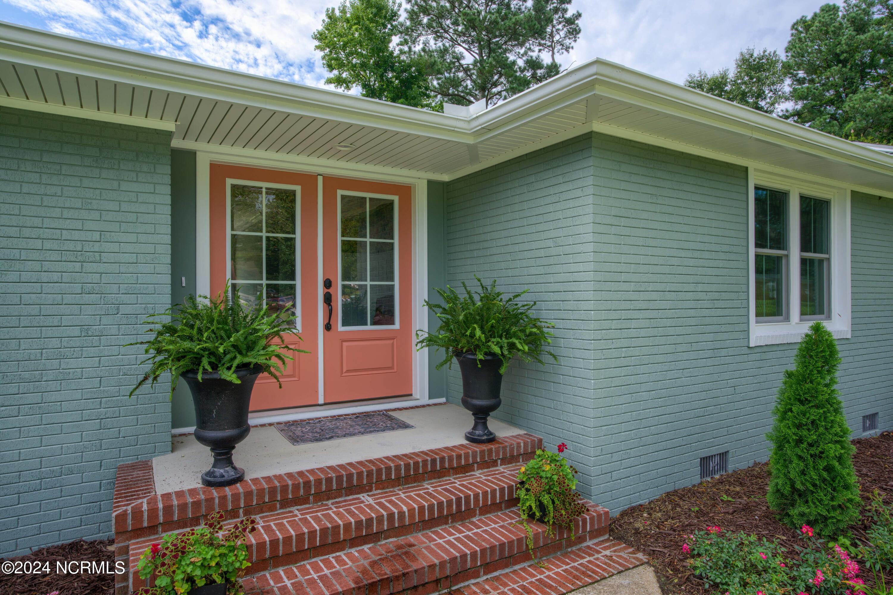 201 Brentwood Avenue