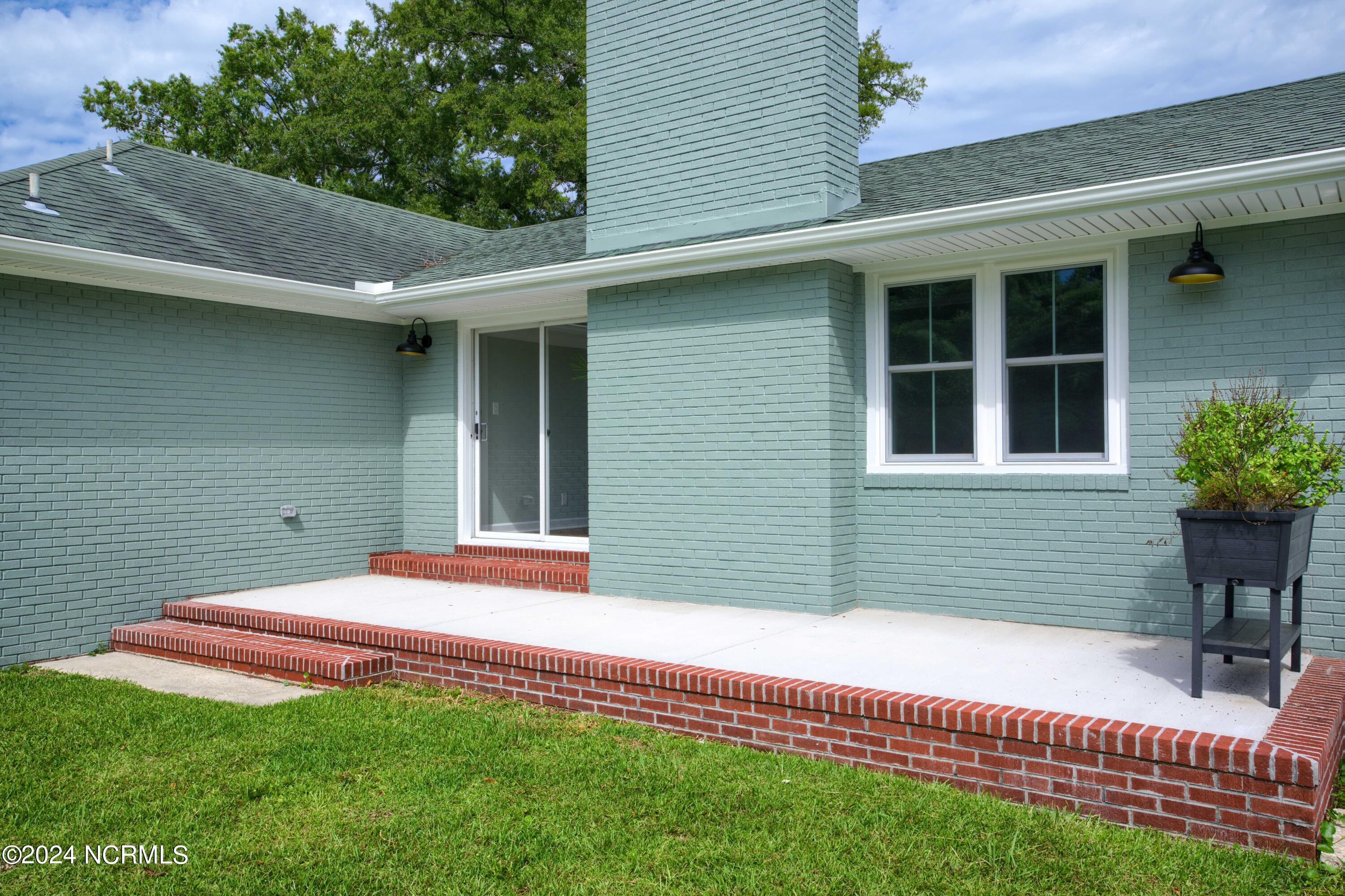 201 Brentwood Avenue