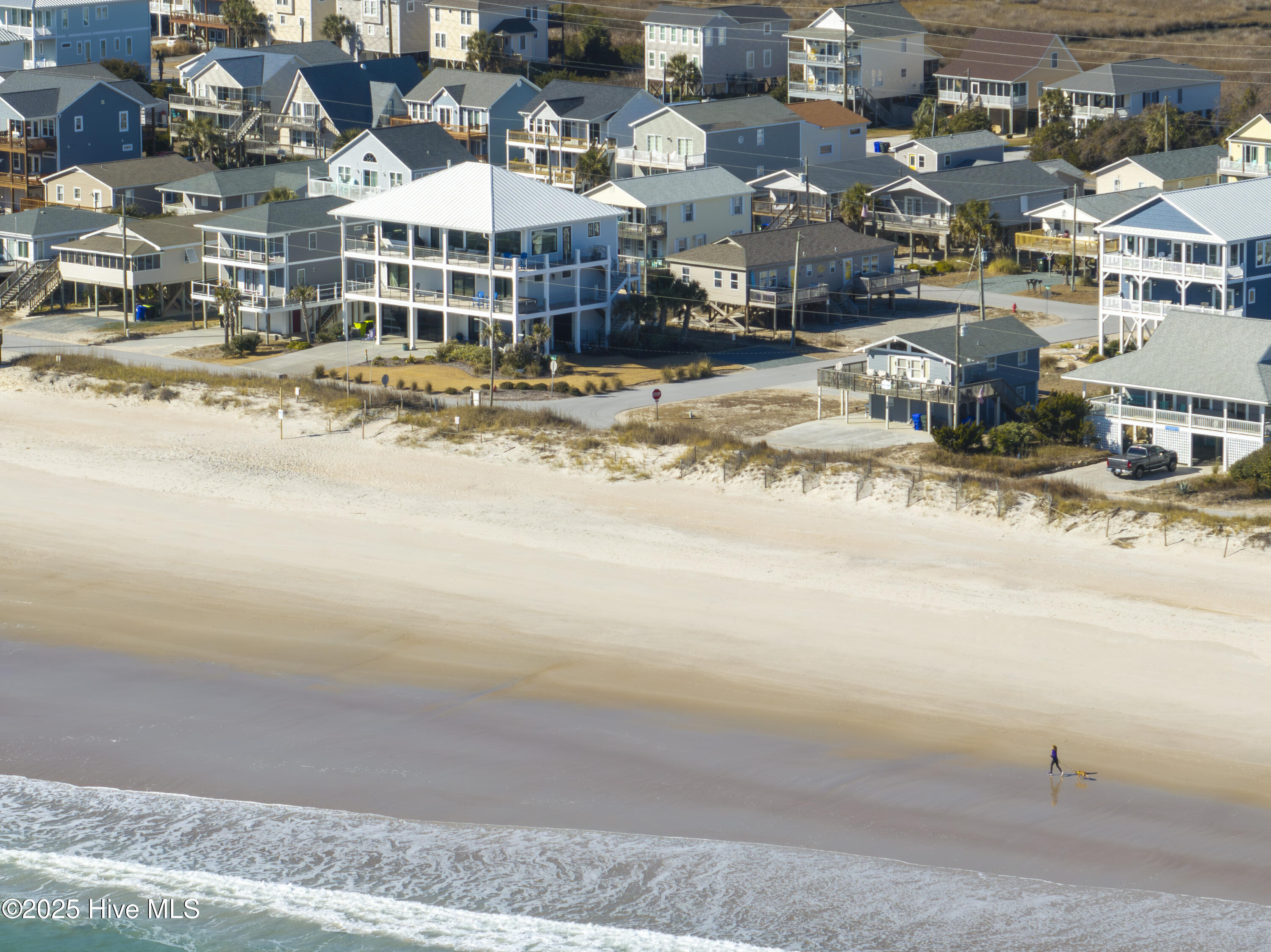 1423 N Topsail Drive