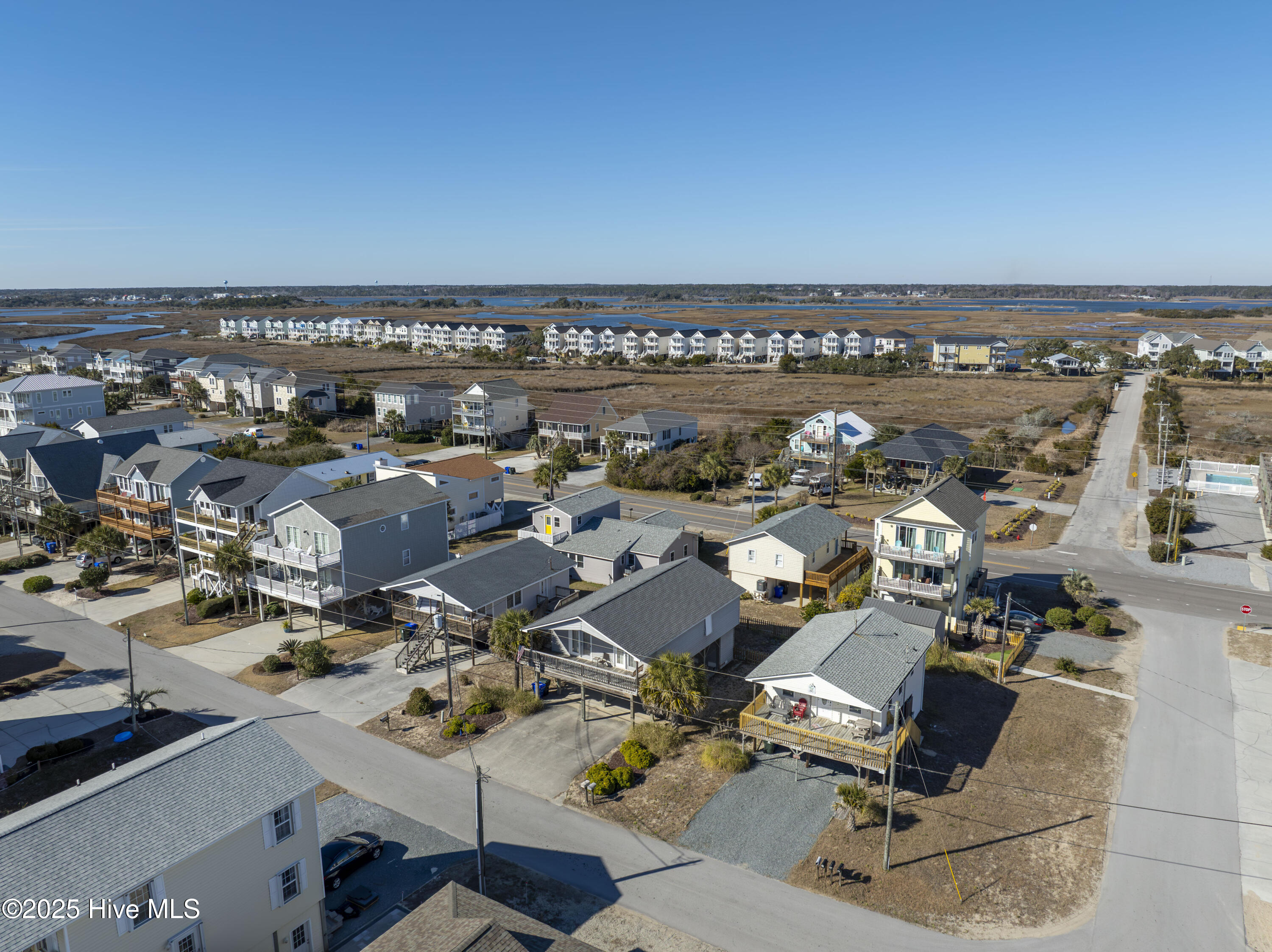 1423 N Topsail Drive