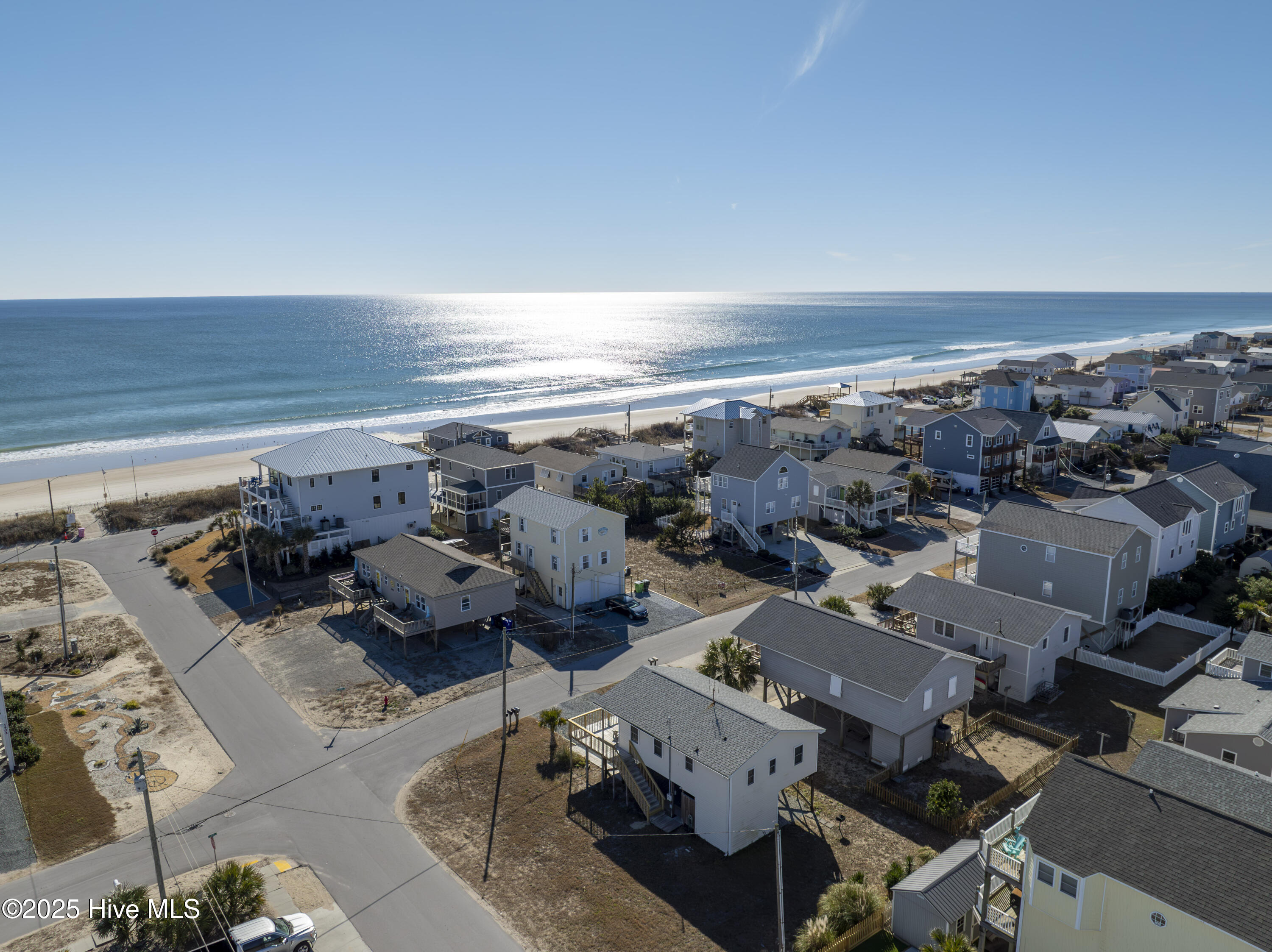 1423 N Topsail Drive