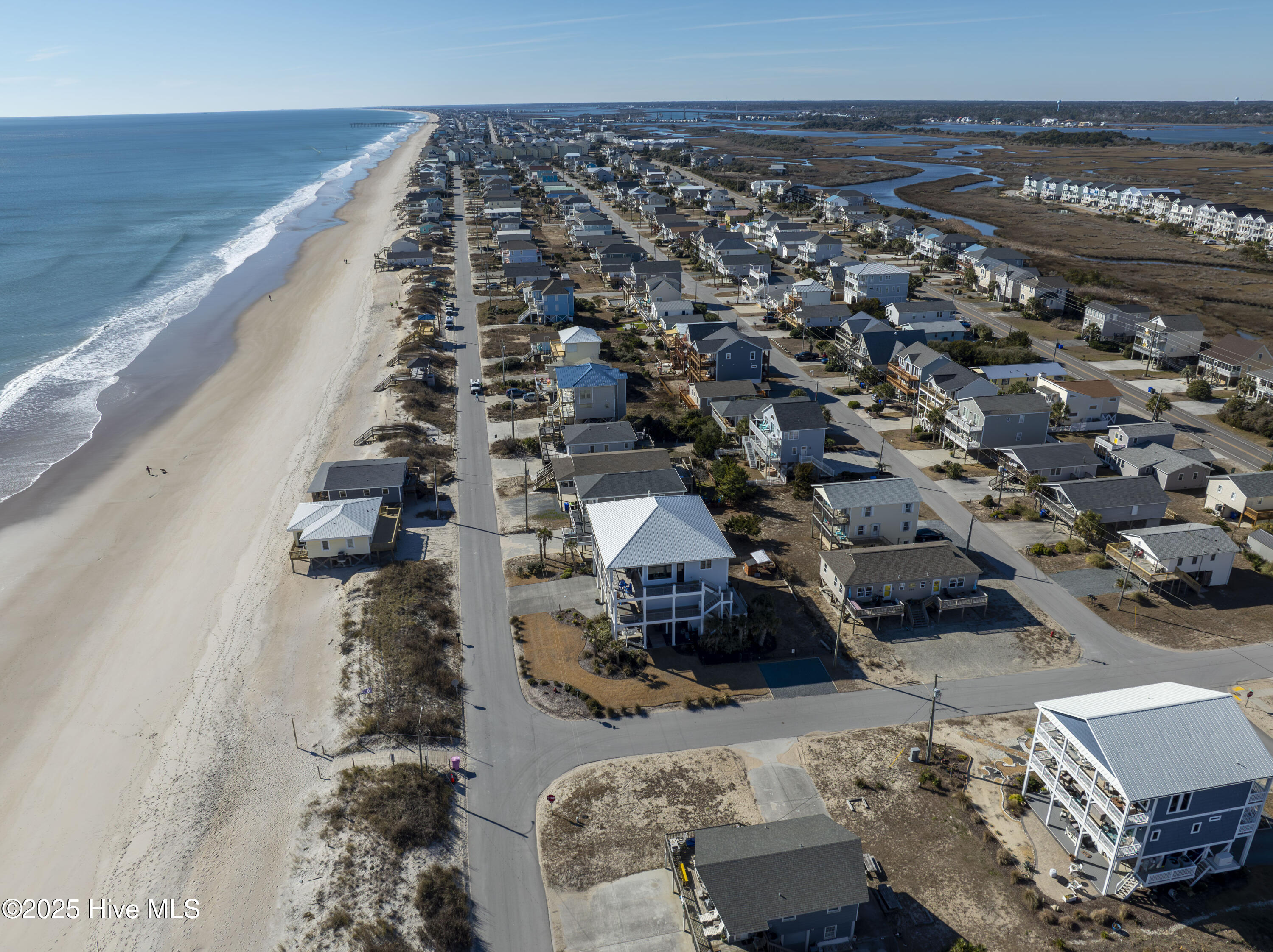 1423 N Topsail Drive