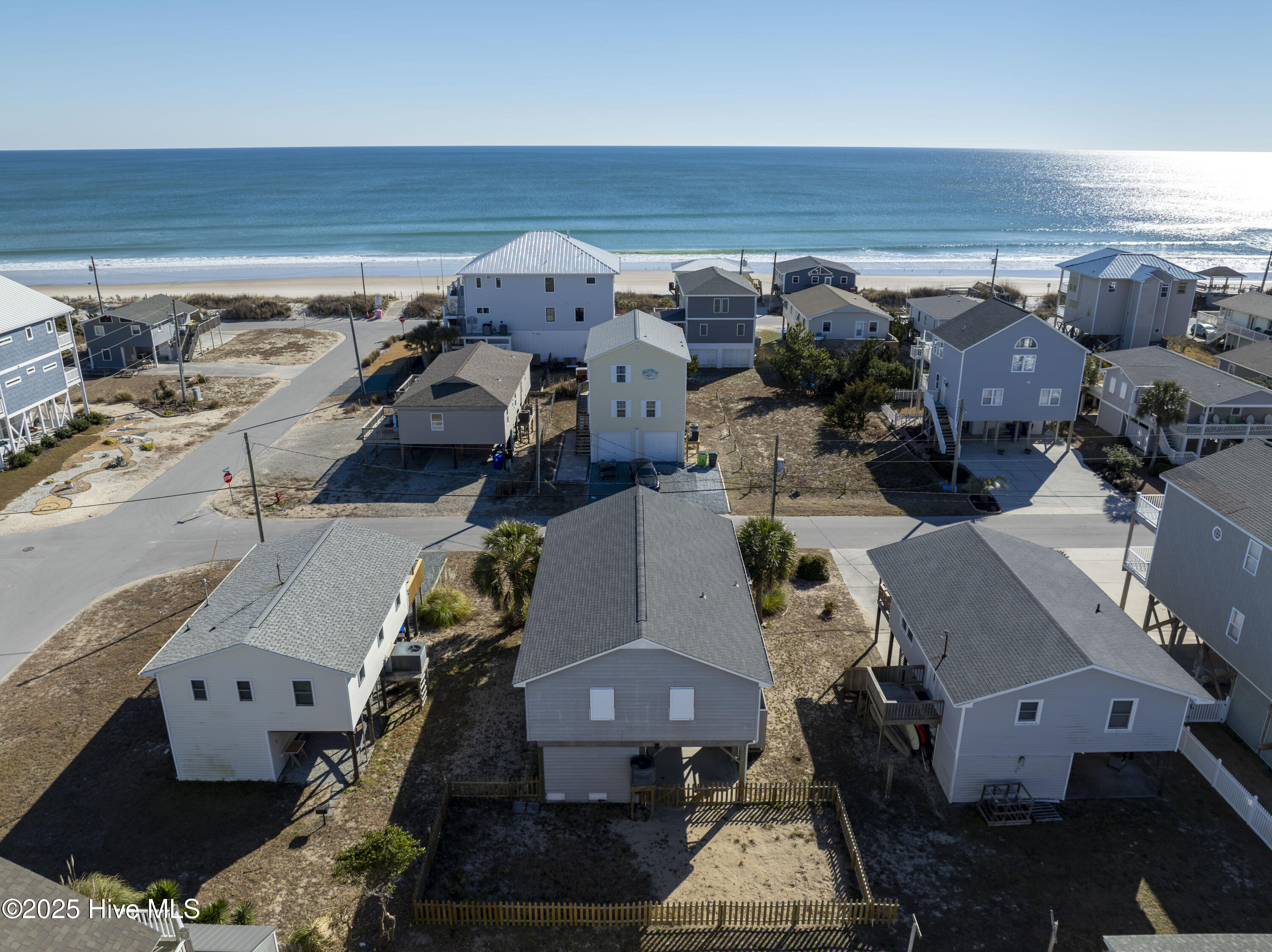 1423 N Topsail Drive