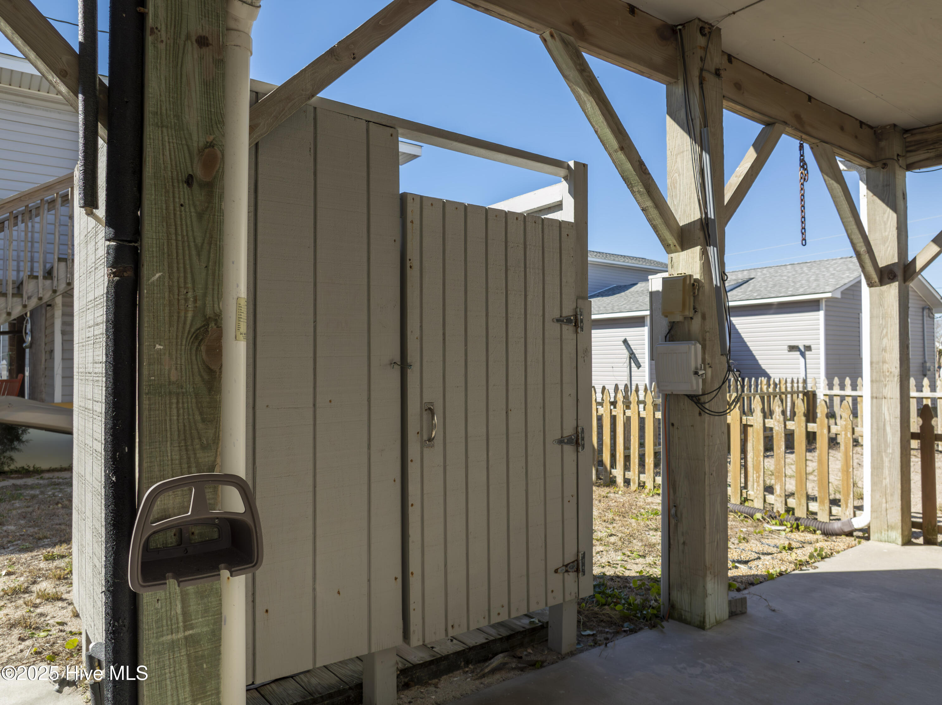 1423 N Topsail Drive