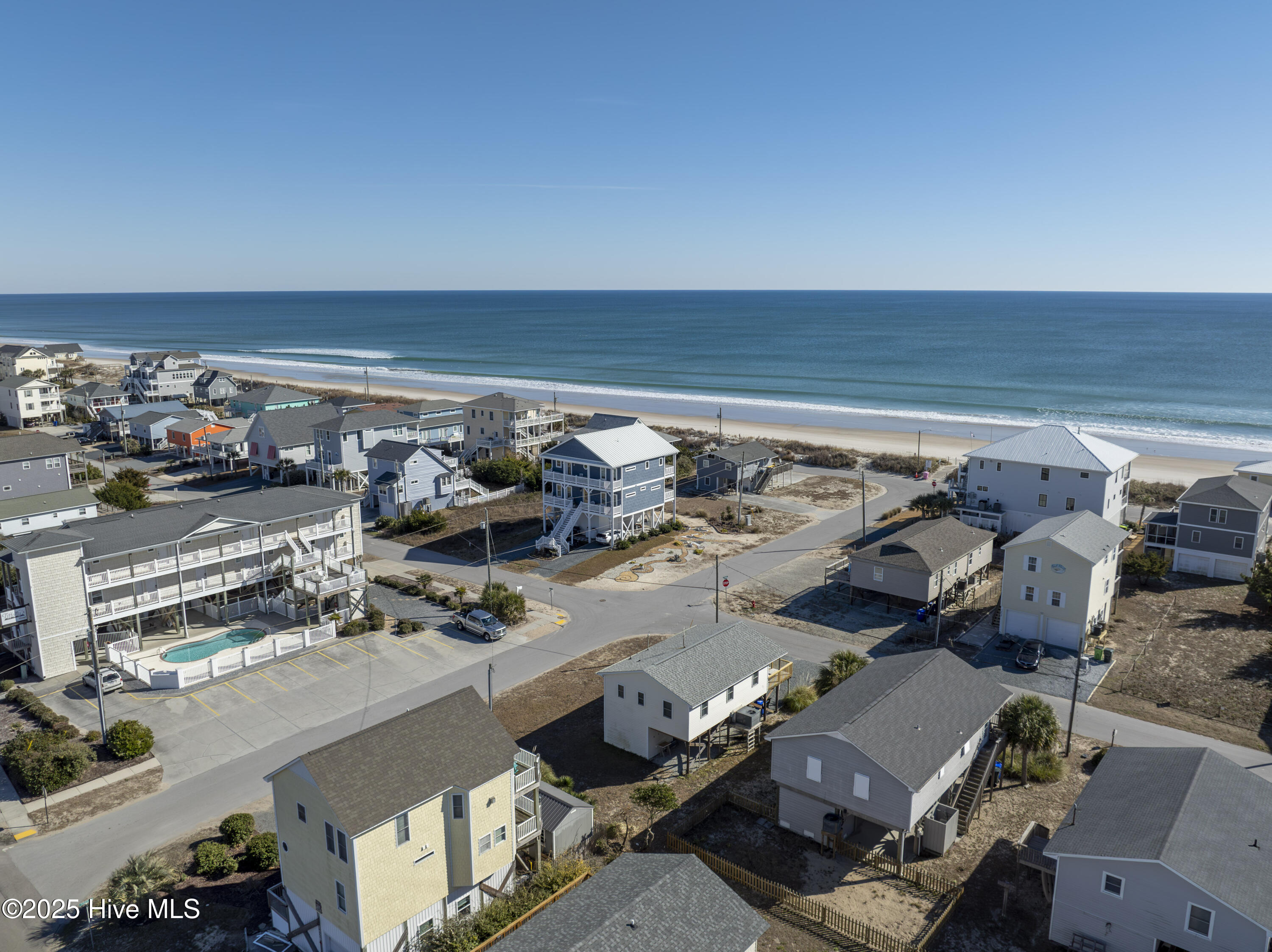 1423 N Topsail Drive