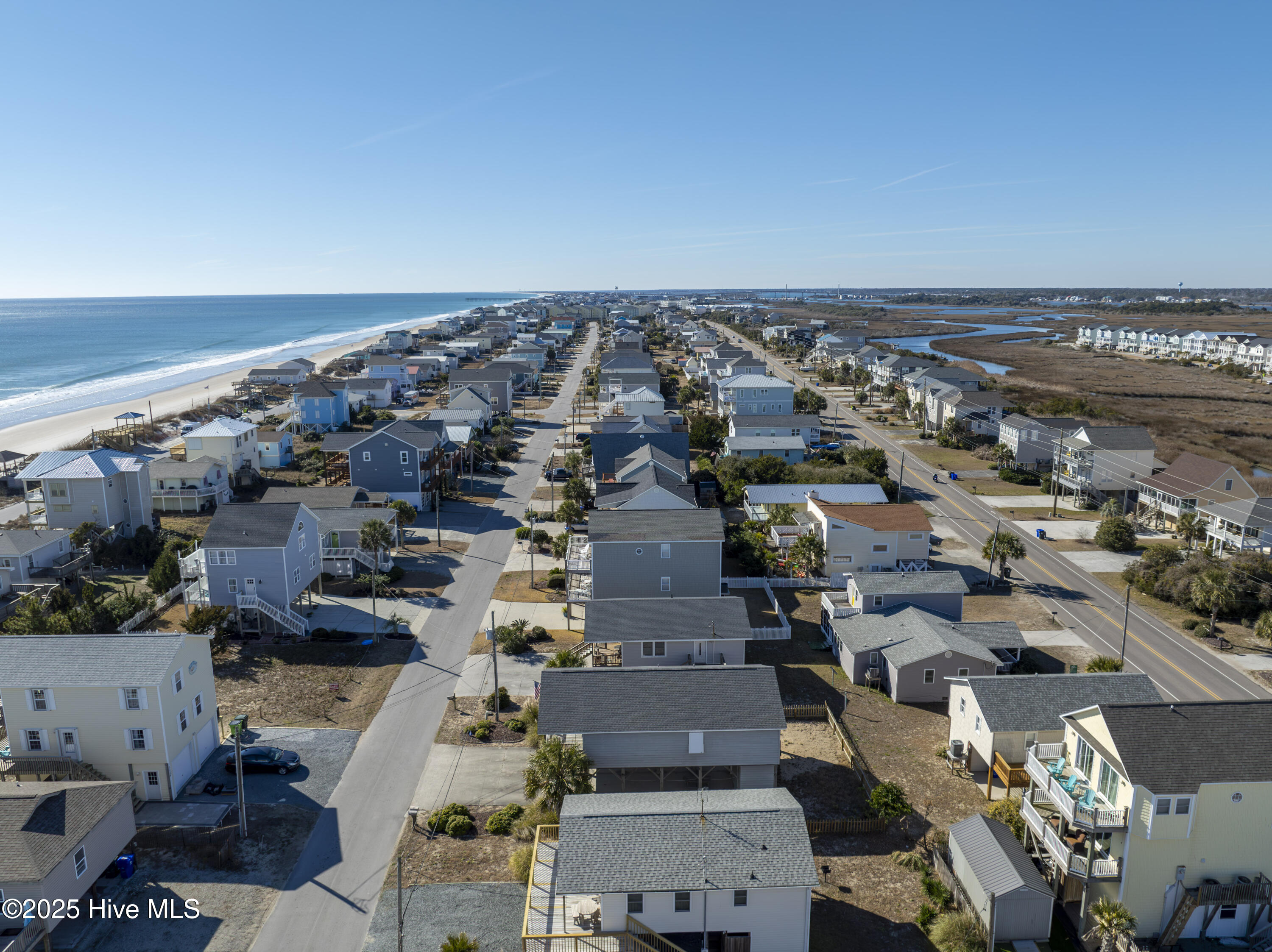 1423 N Topsail Drive