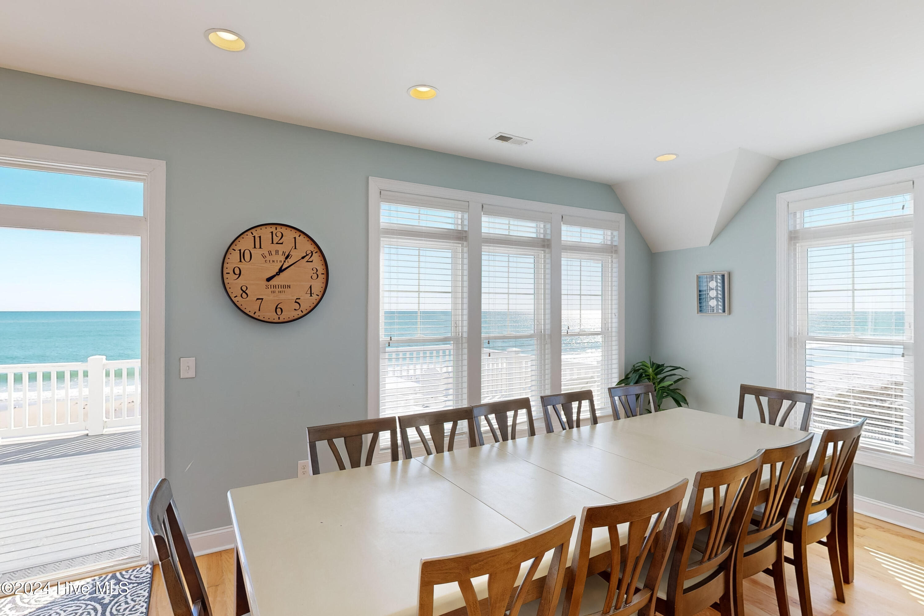 4316 Island Drive