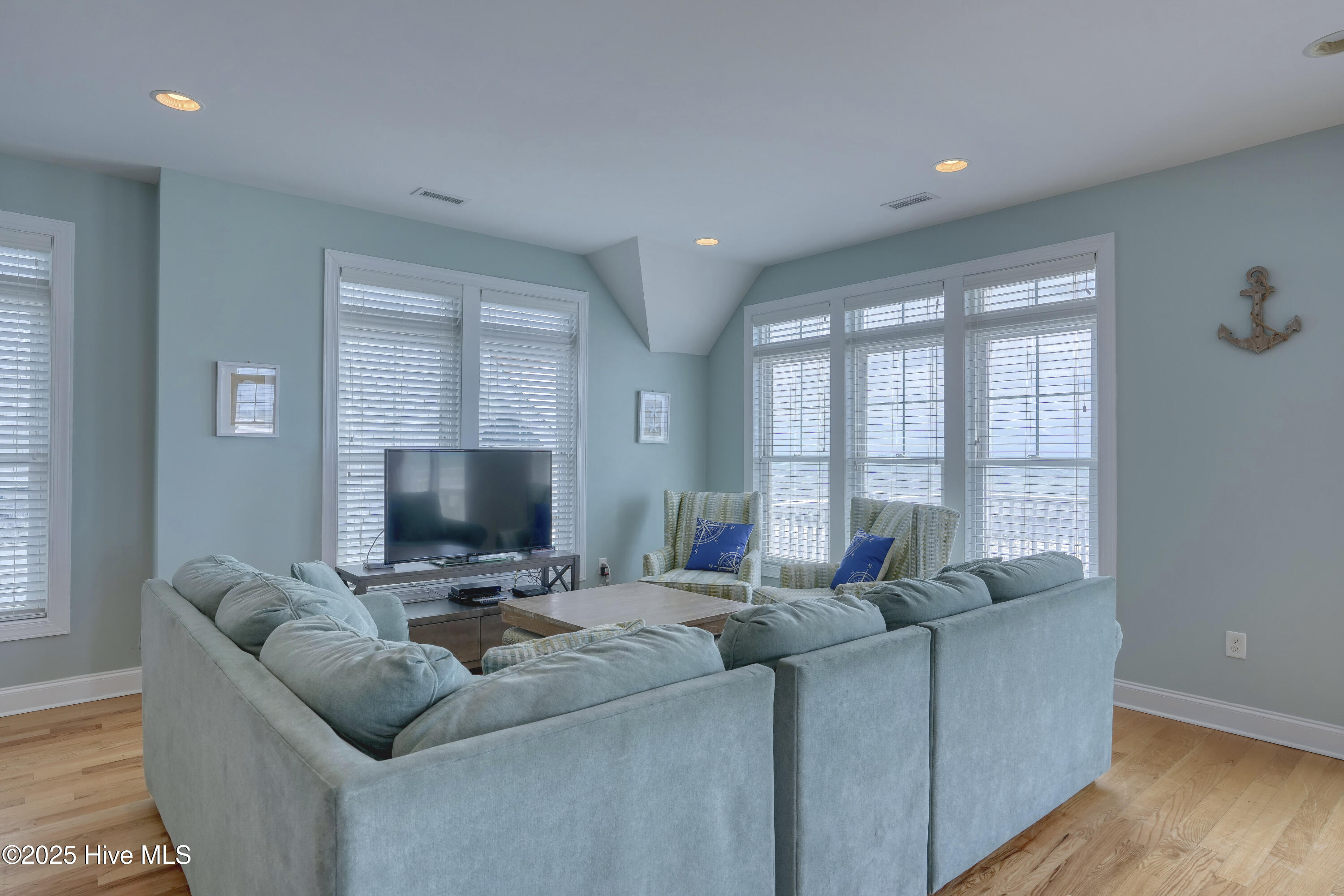 4316 Island Drive
