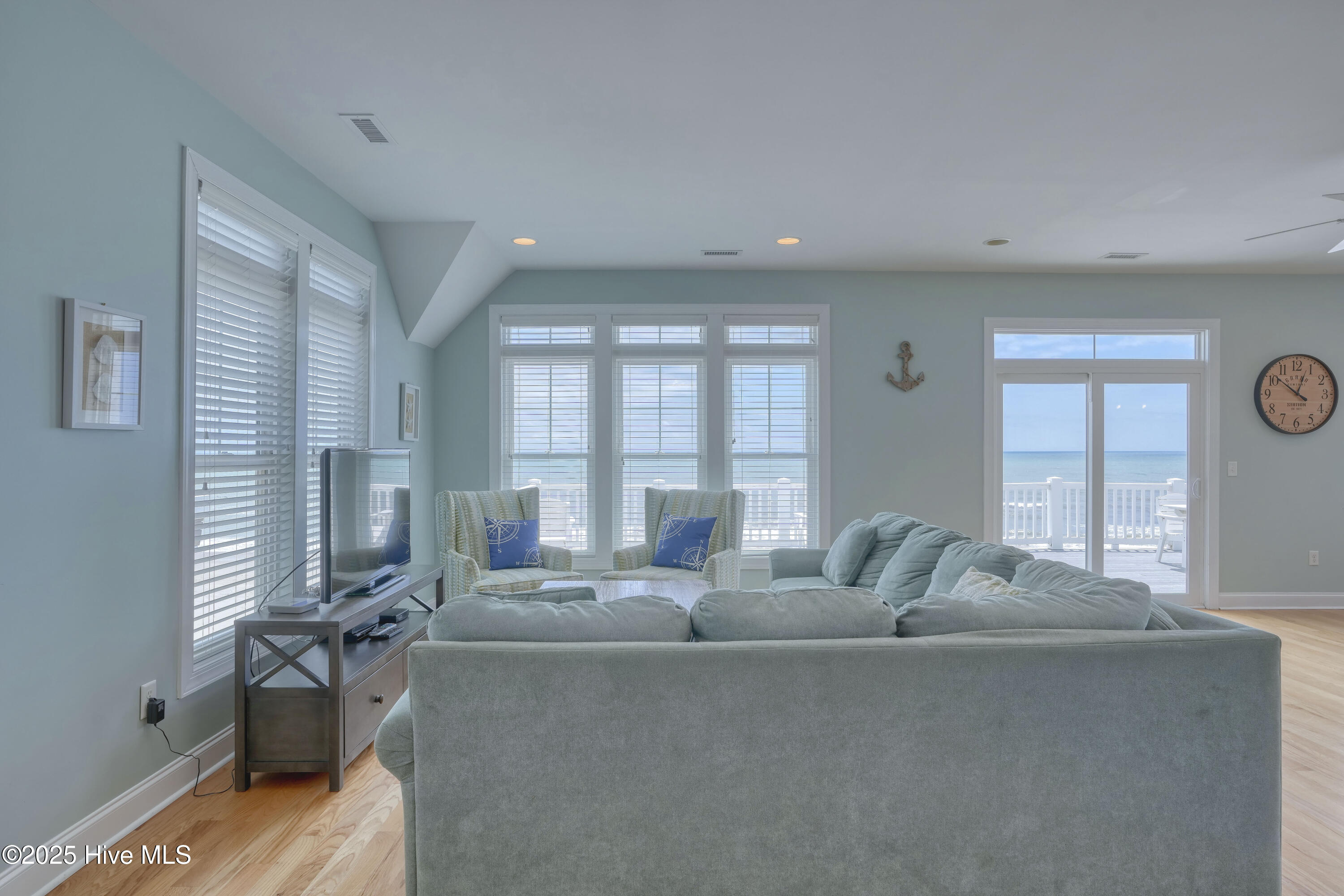 4316 Island Drive