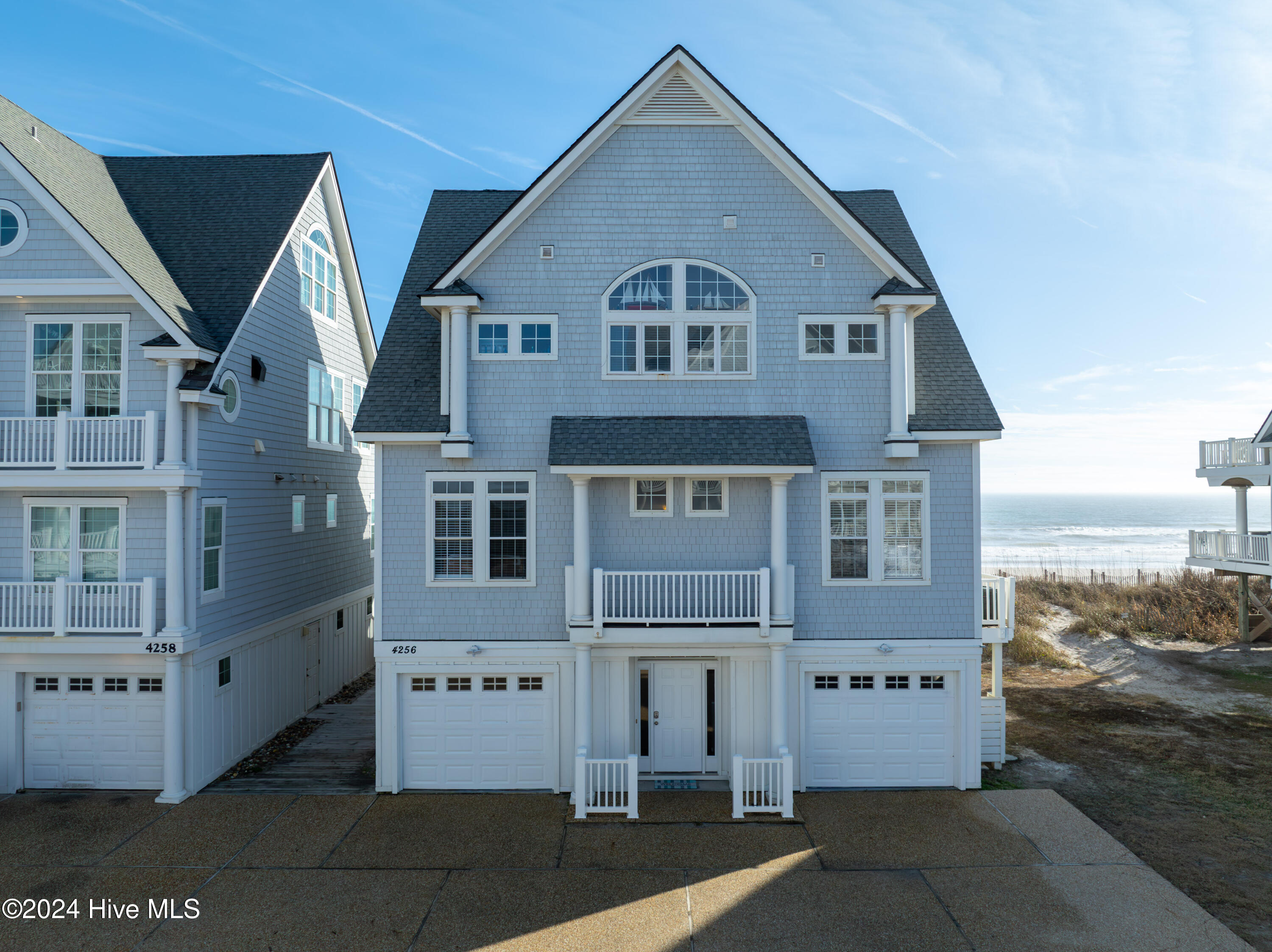 4256 Island Drive