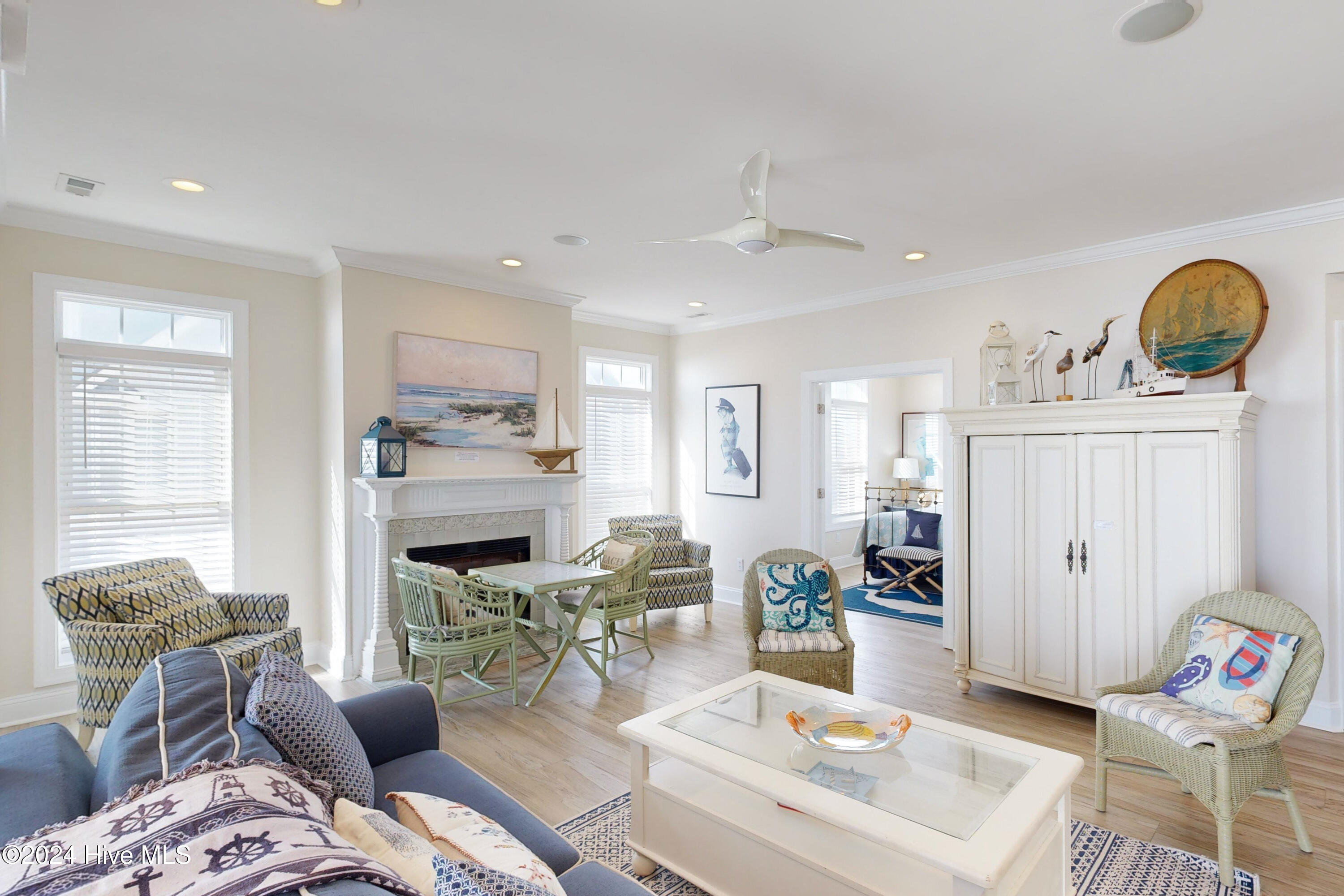 4256 Island Drive
