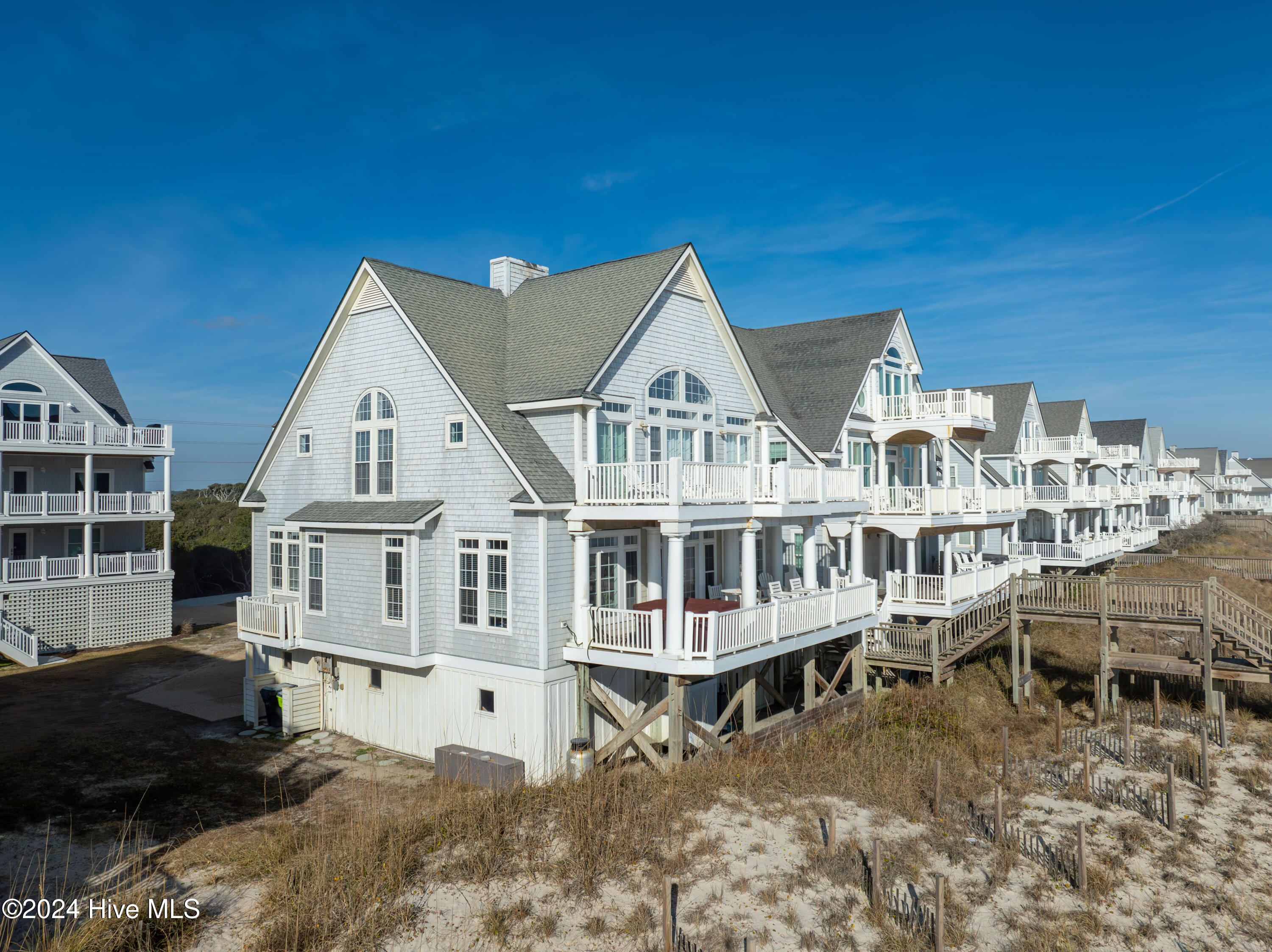 4256 Island Drive