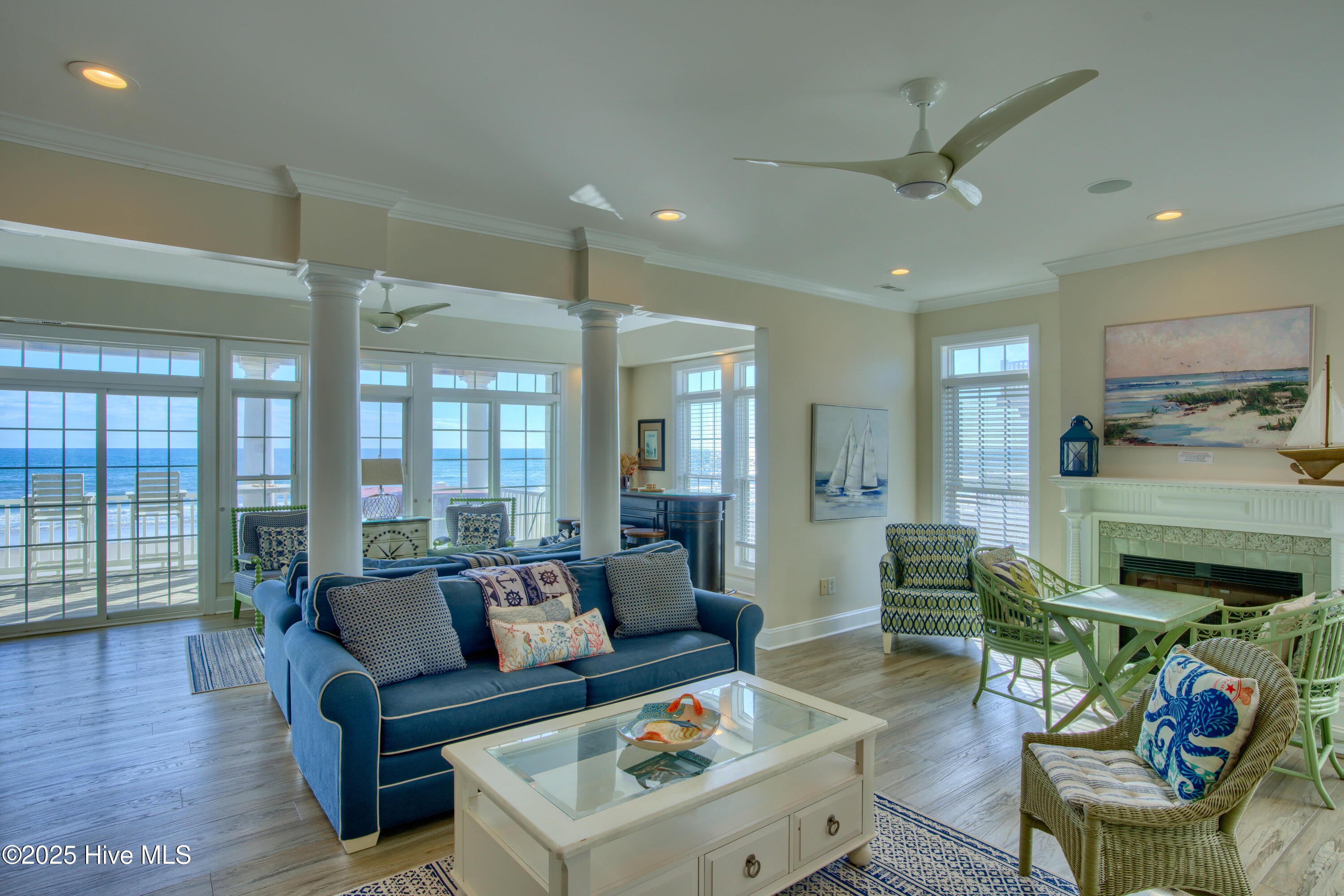 4256 Island Drive