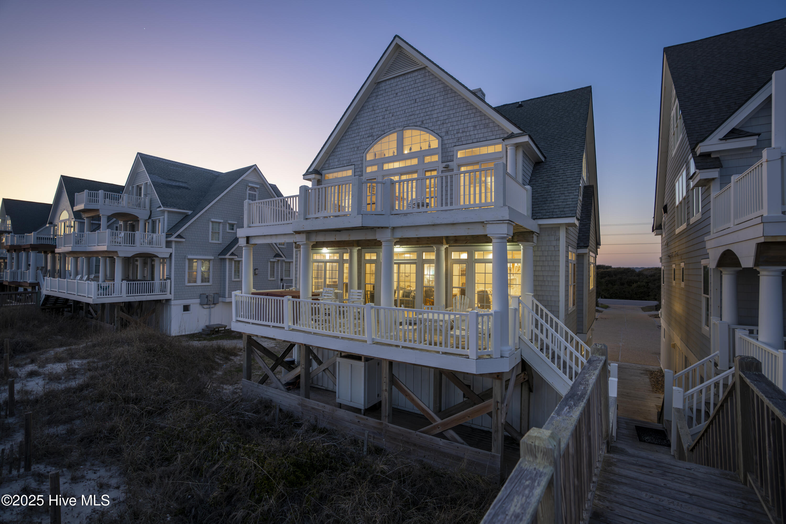 4256 Island Drive