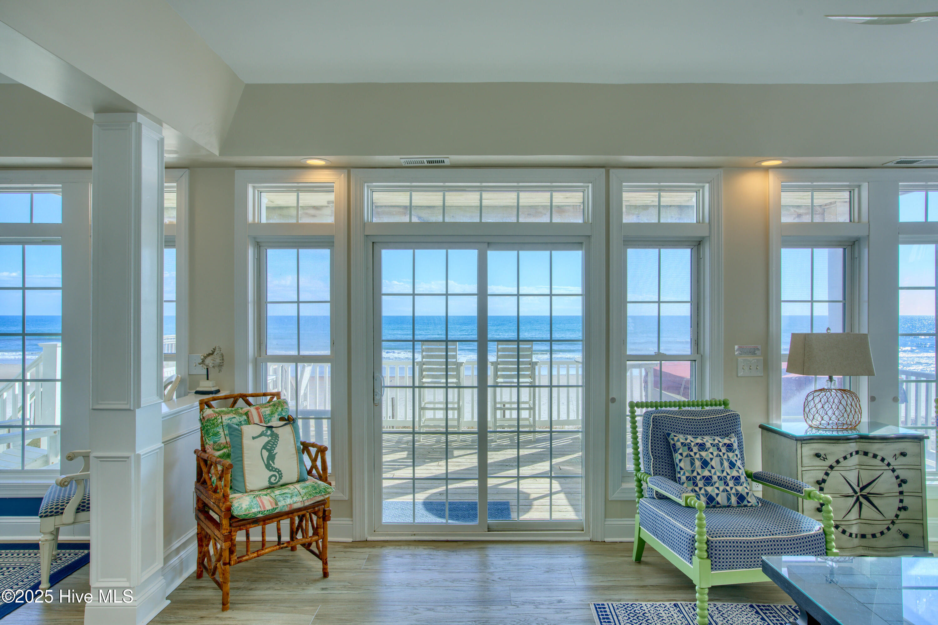 4256 Island Drive