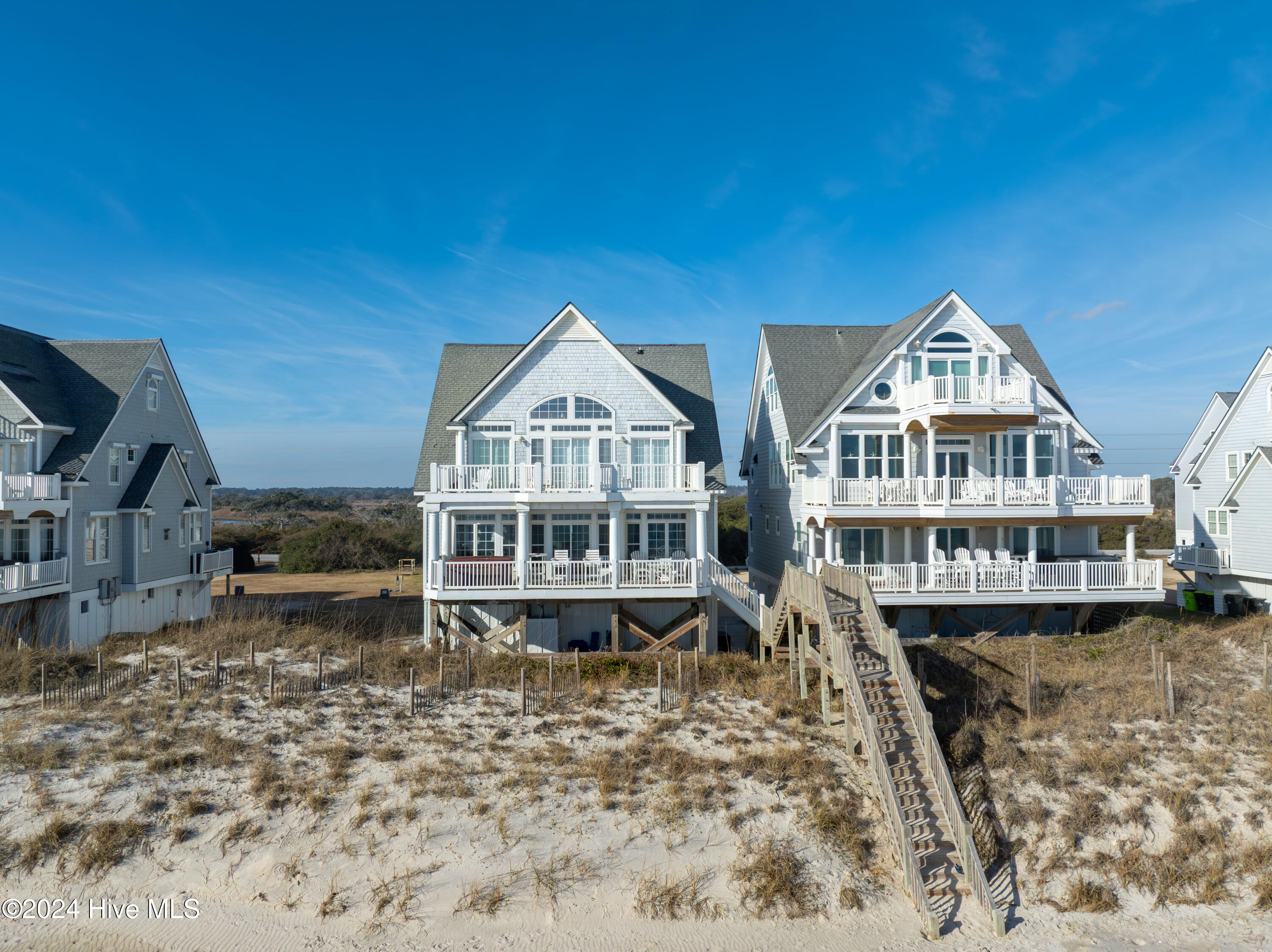 4256 Island Drive