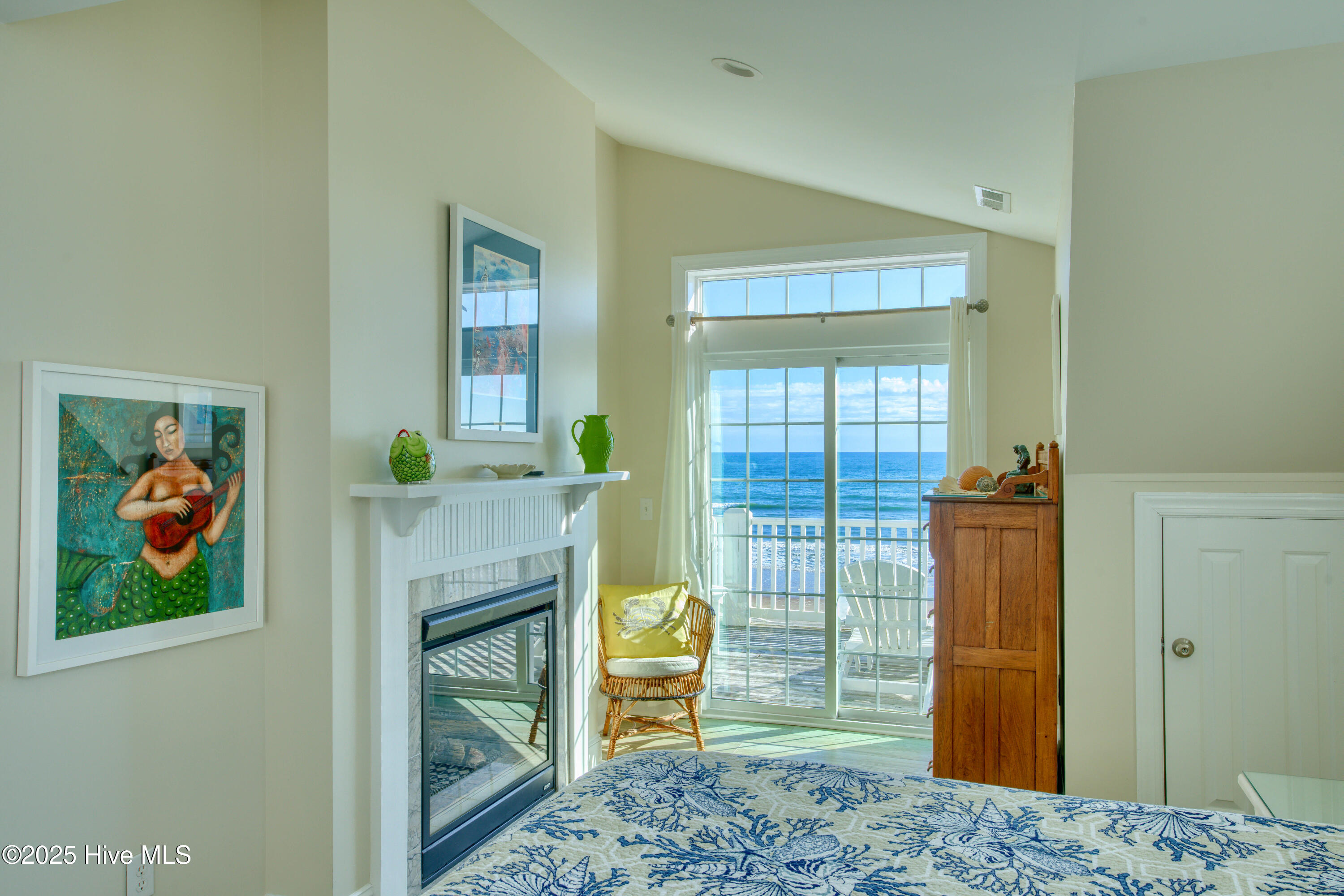 4256 Island Drive