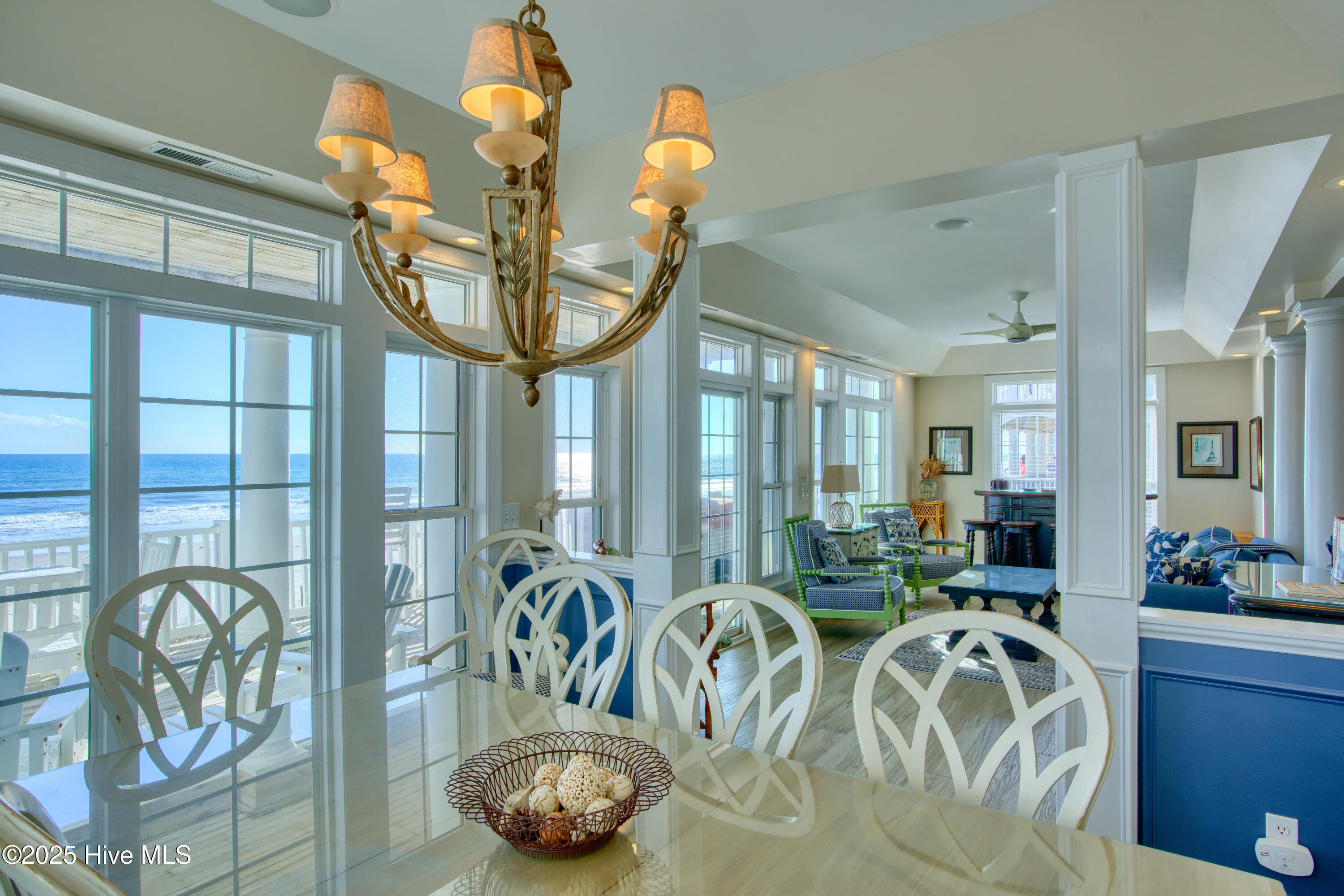 4256 Island Drive