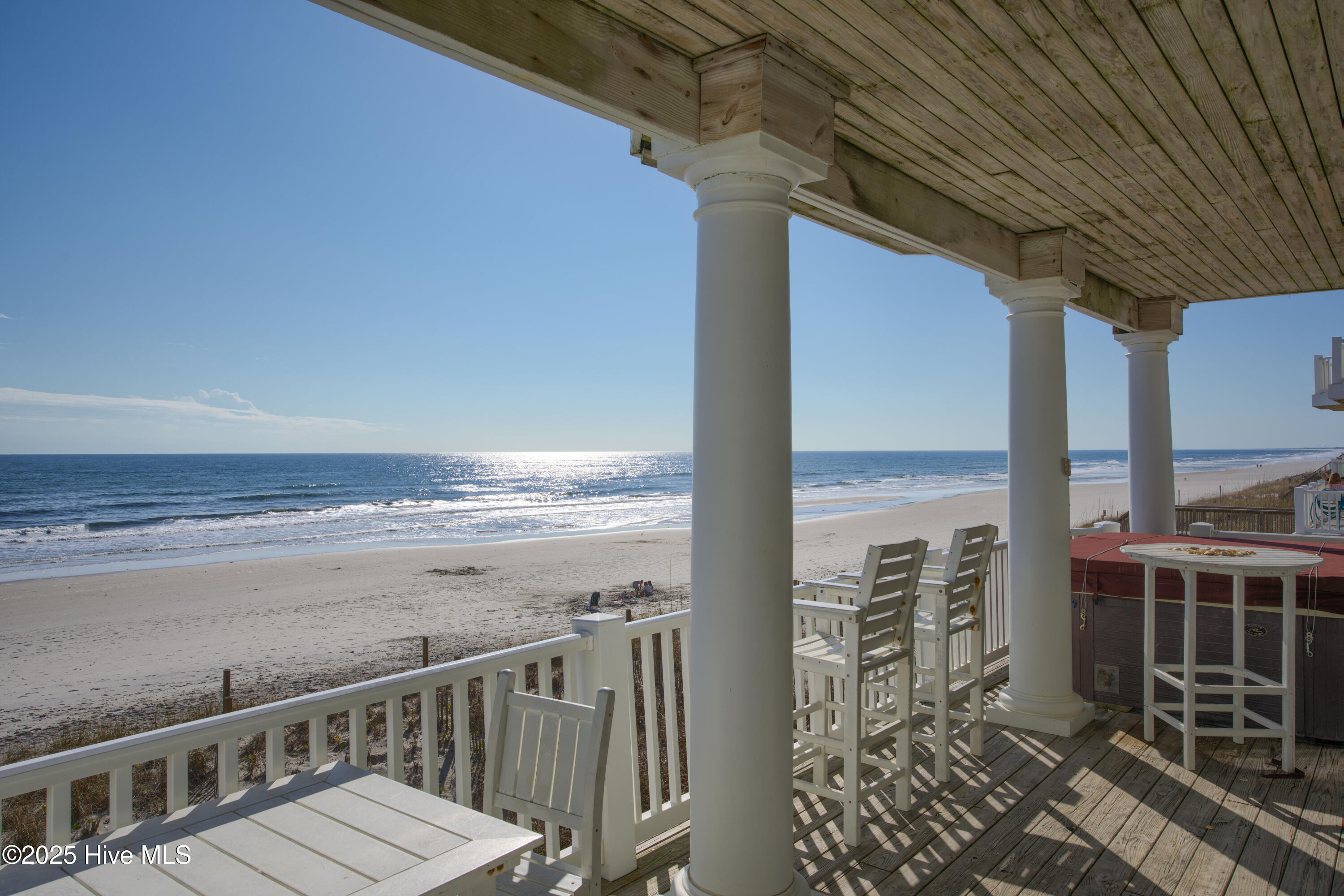 4256 Island Drive