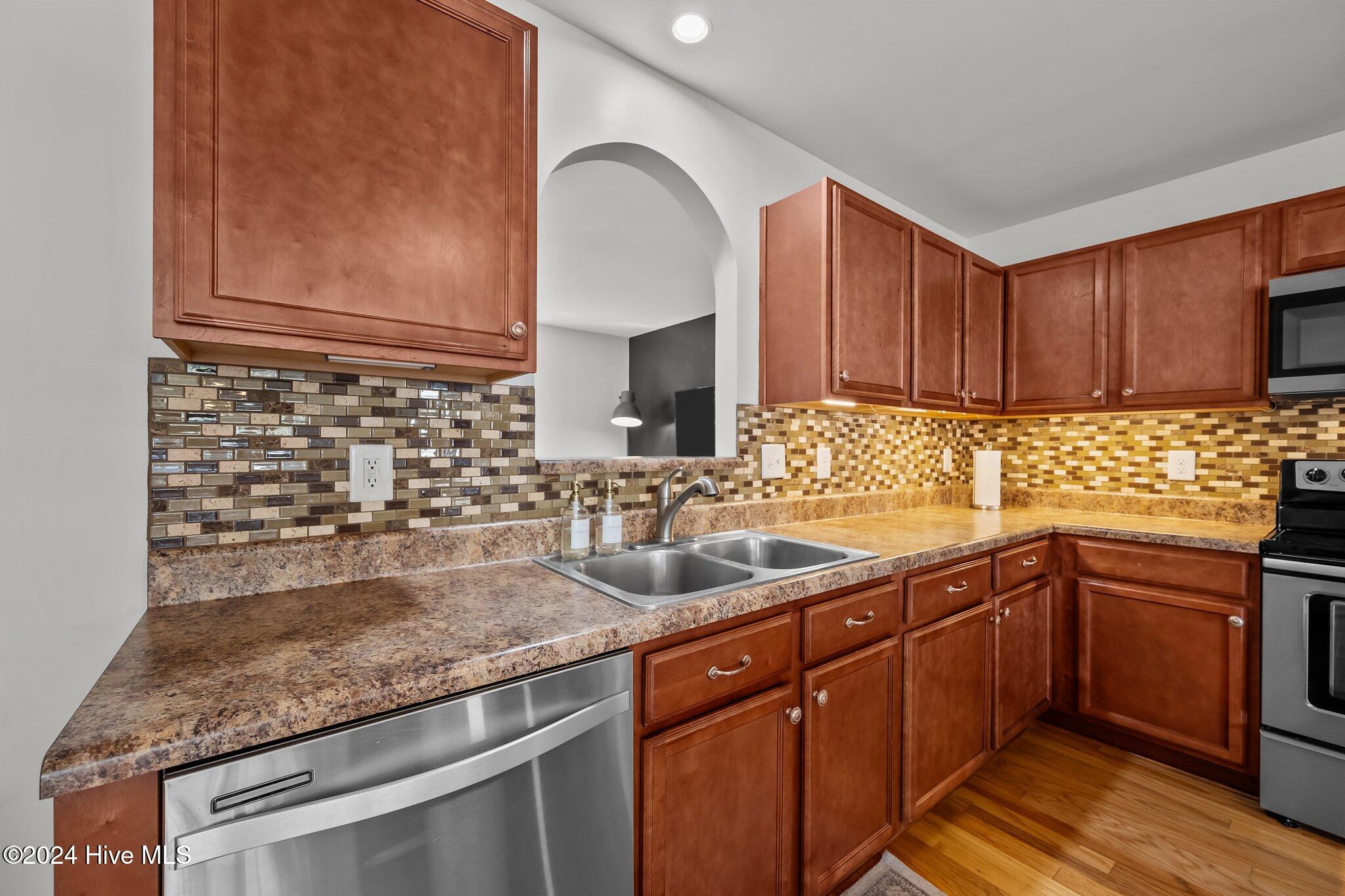 1003 Summerfield Court