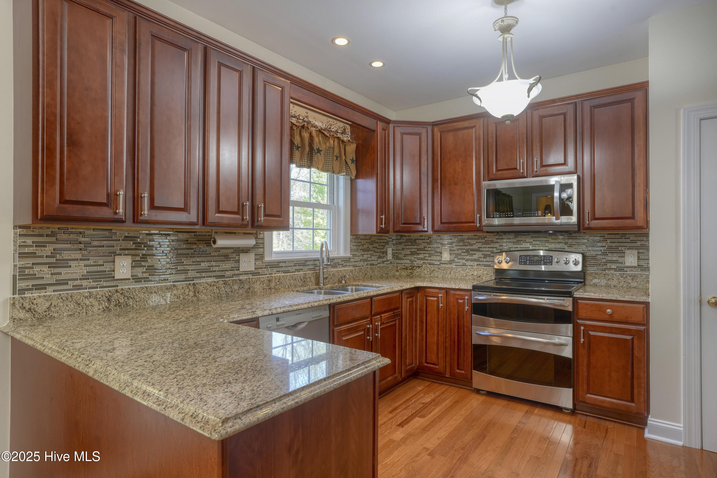 2229 Greenwood Court