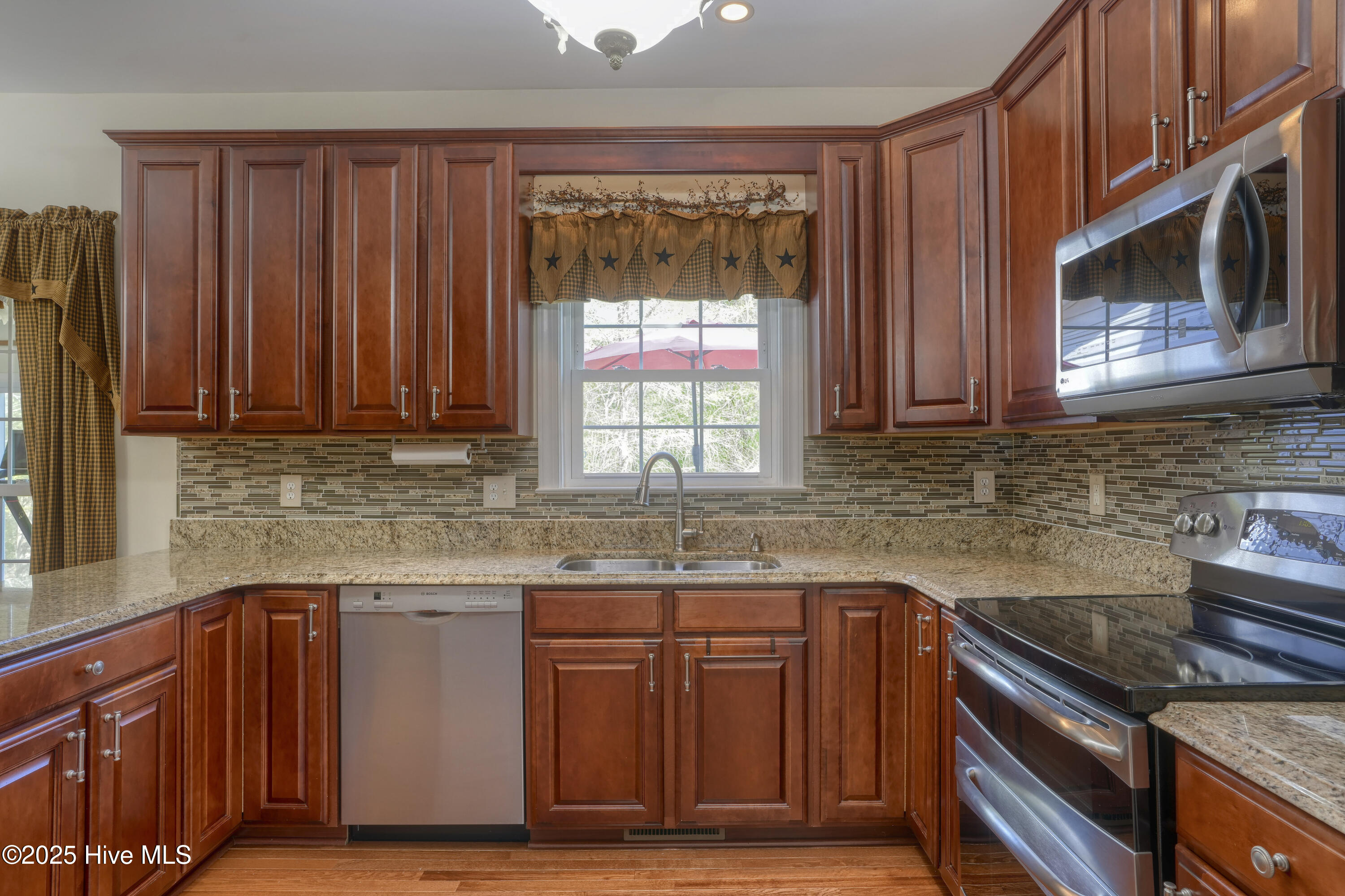 2229 Greenwood Court