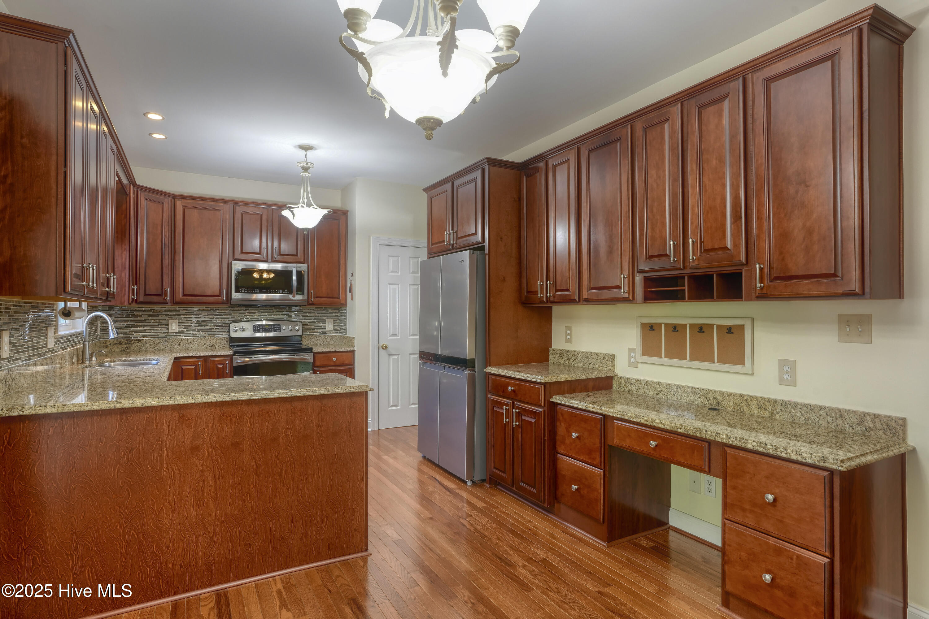 2229 Greenwood Court