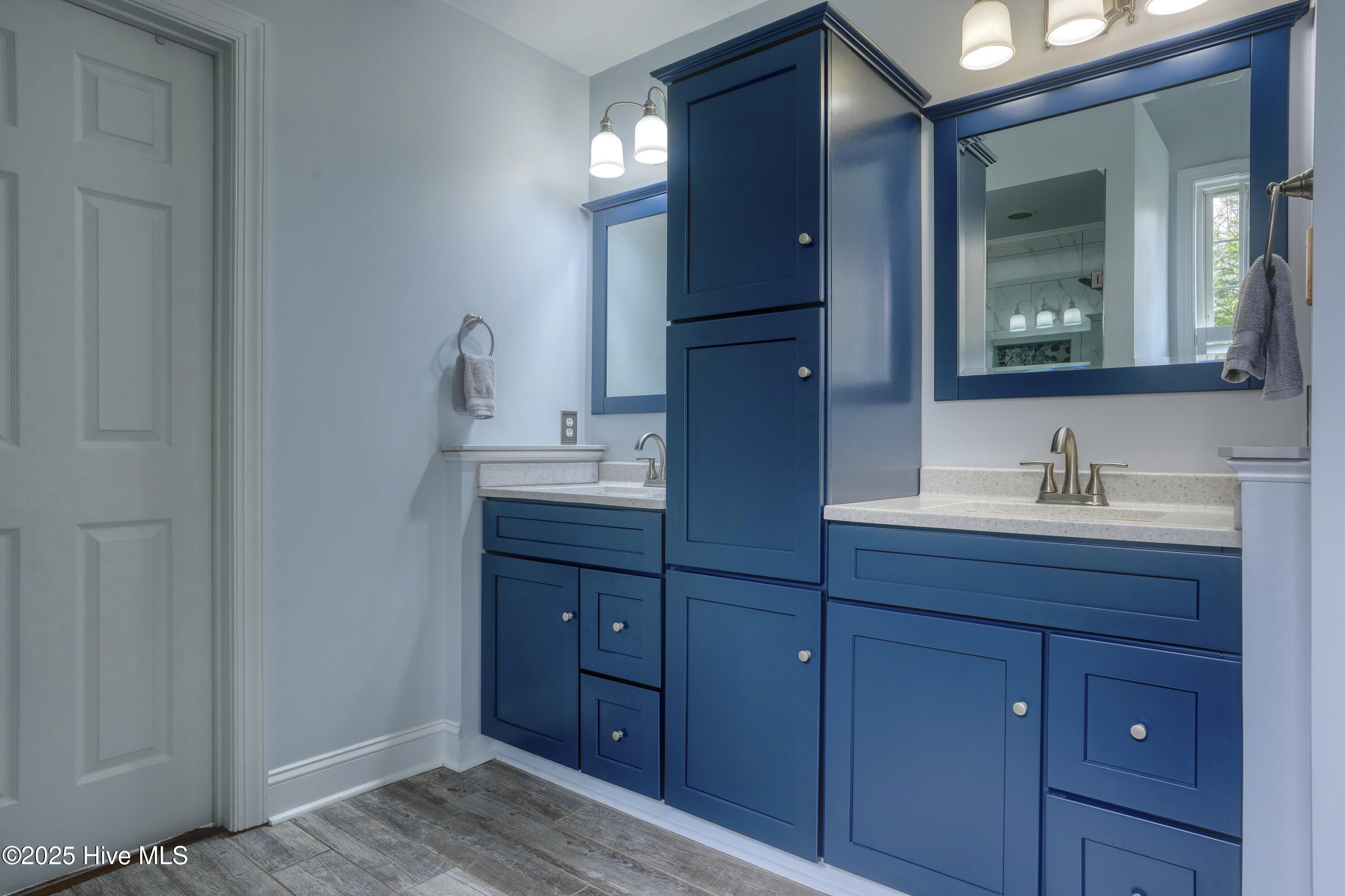 2229 Greenwood Court