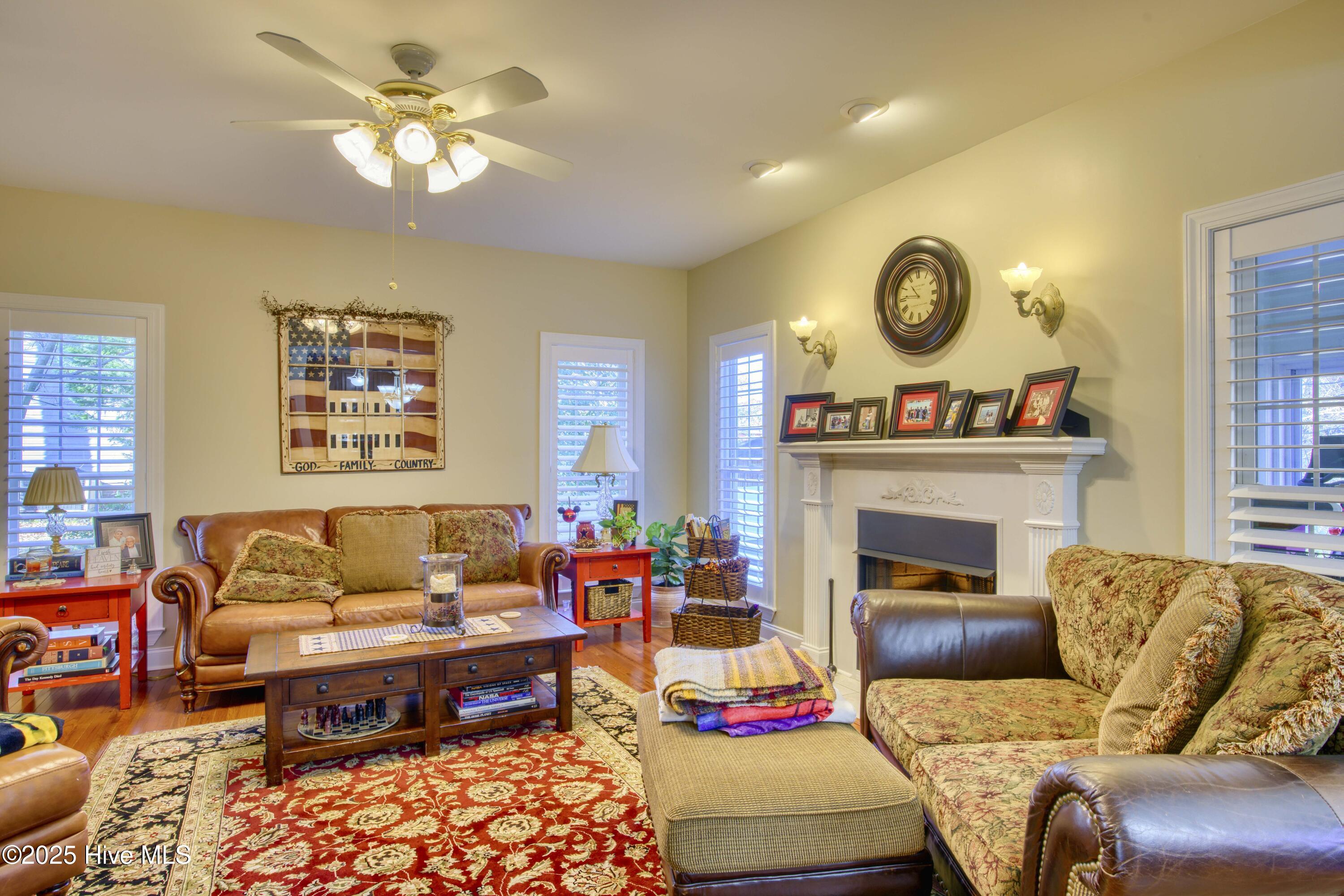 2229 Greenwood Court