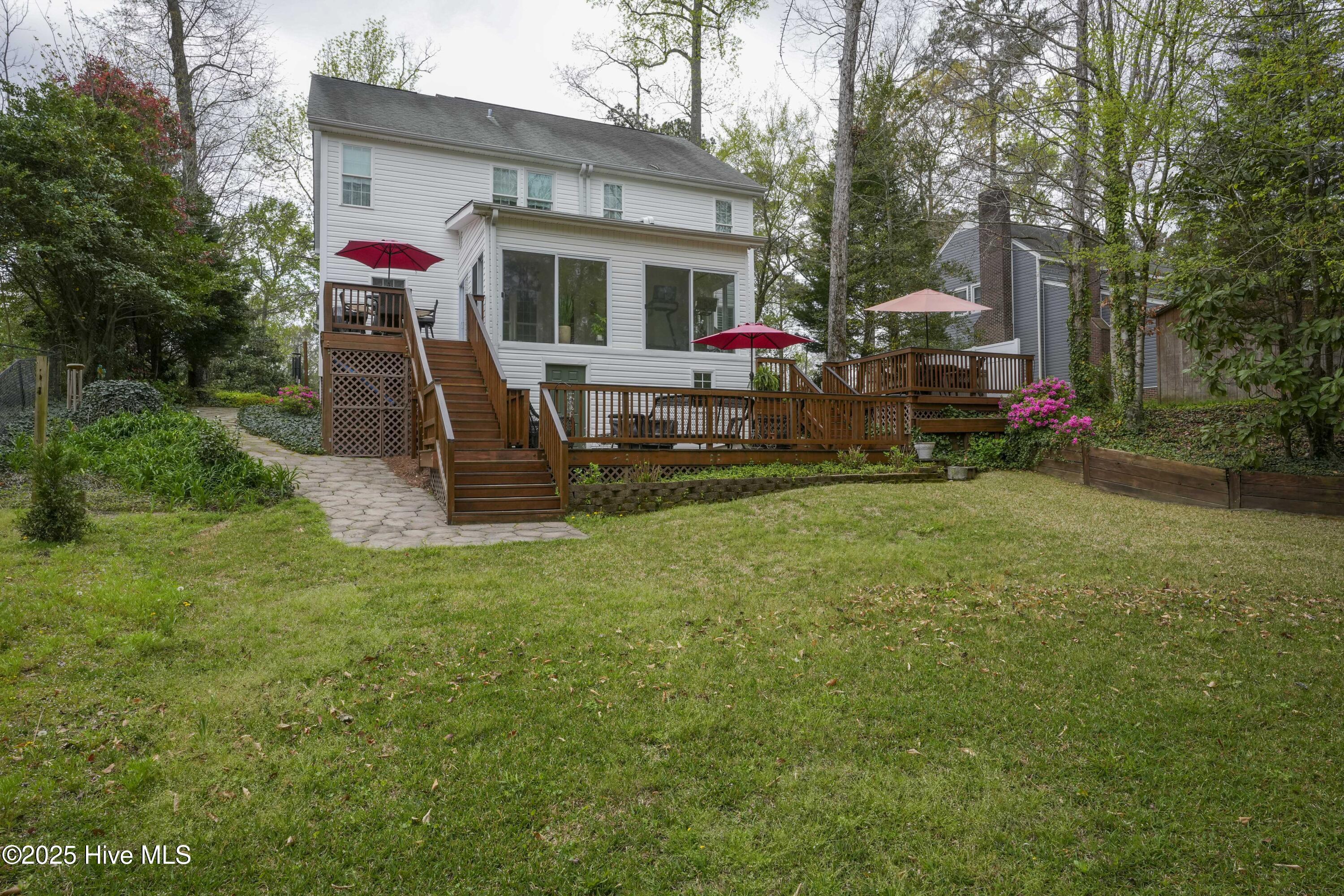 2229 Greenwood Court