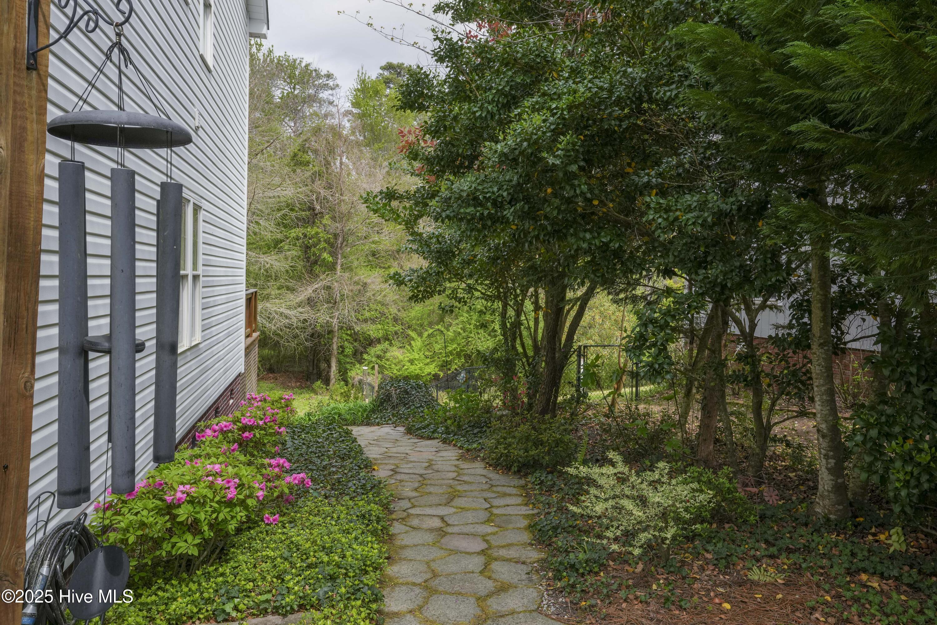 2229 Greenwood Court