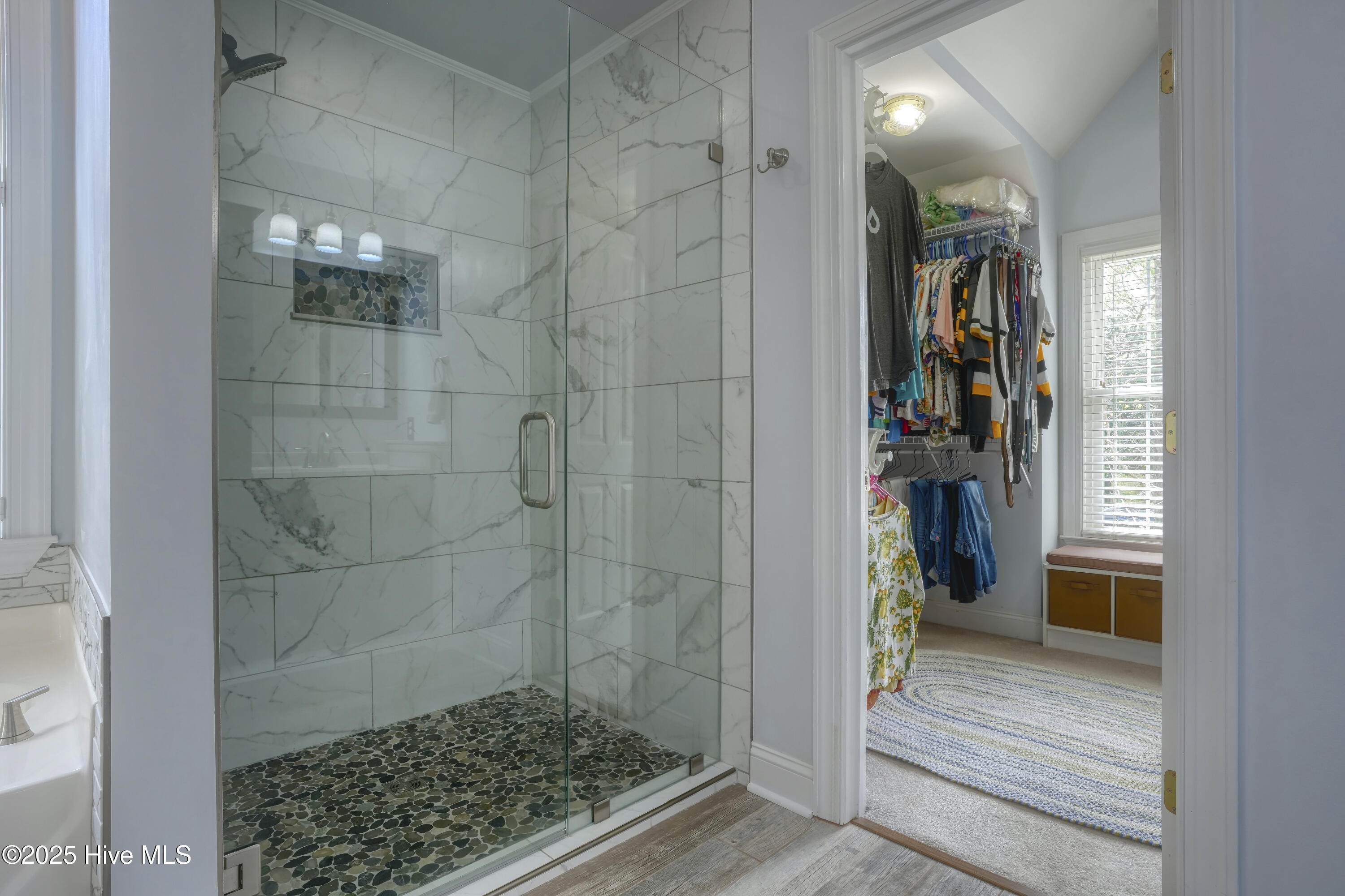 2229 Greenwood Court