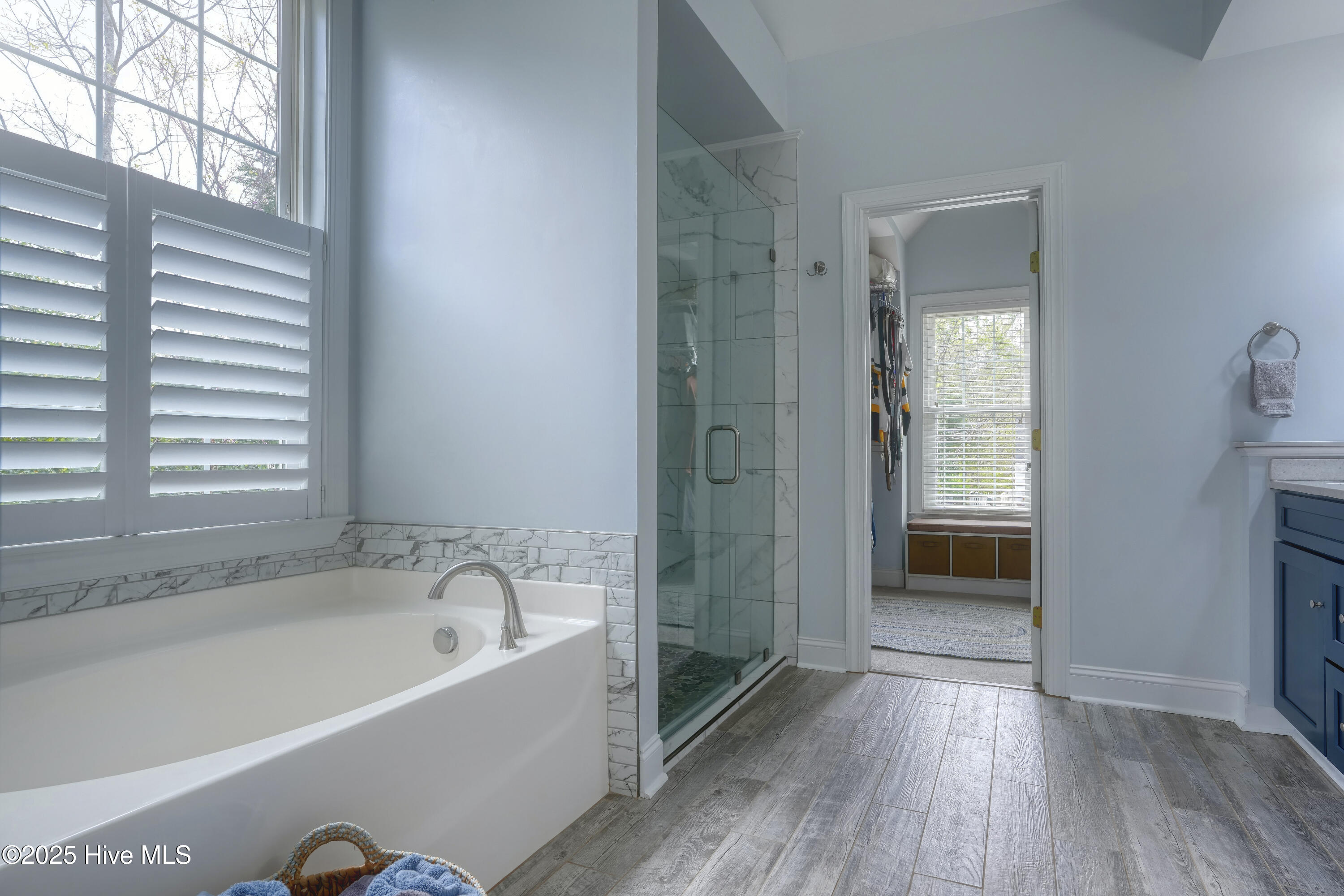 2229 Greenwood Court