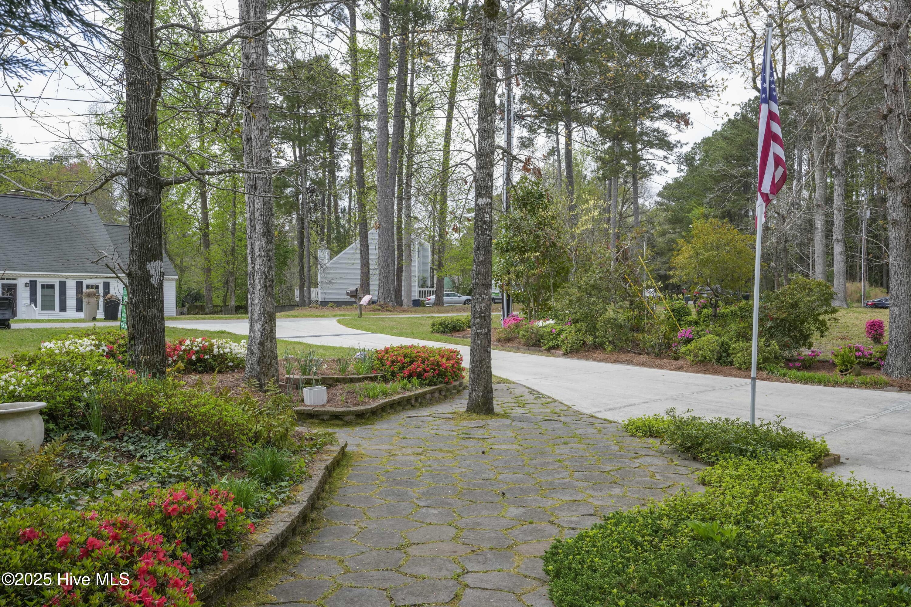 2229 Greenwood Court