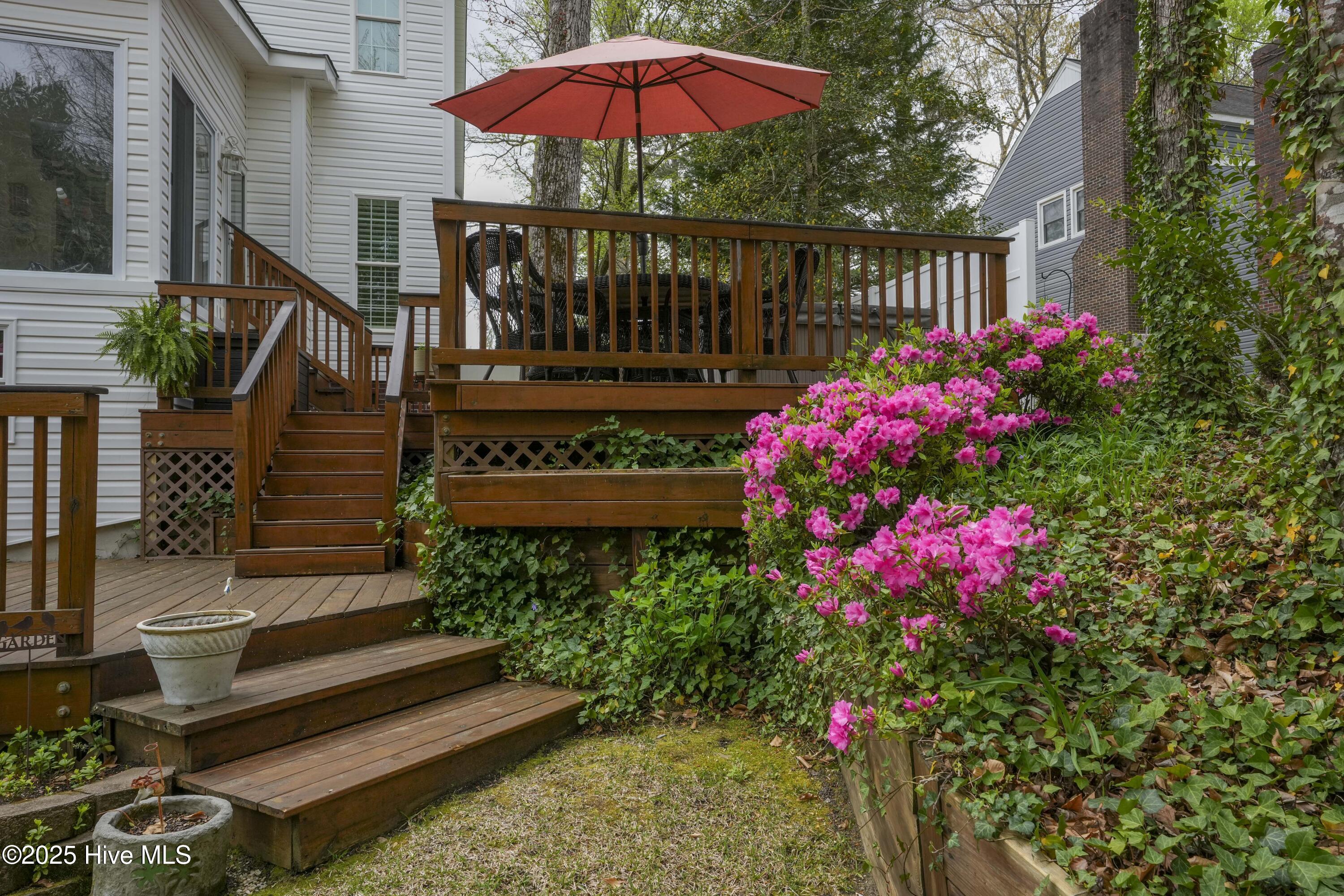 2229 Greenwood Court