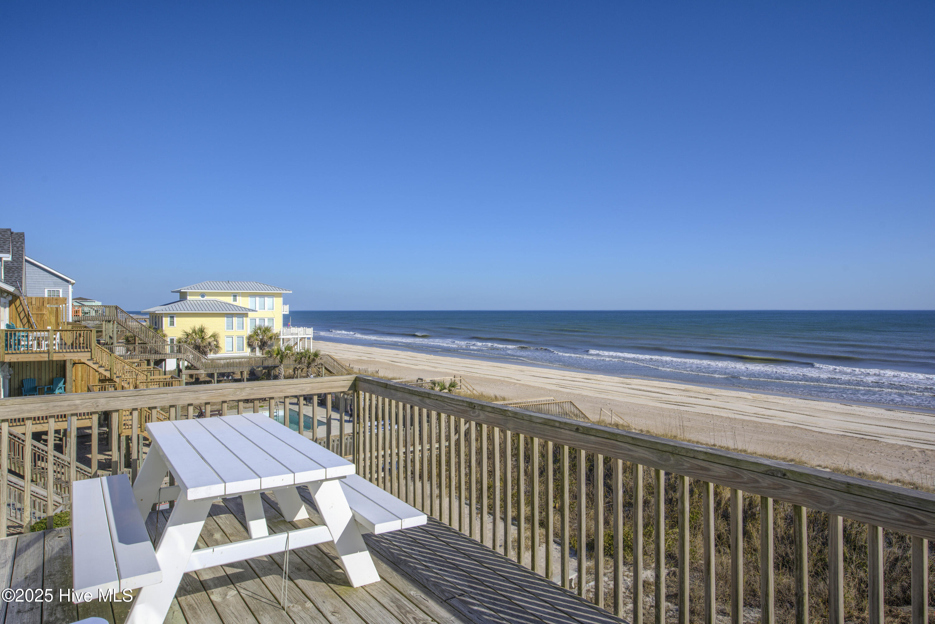 3876 Island Drive