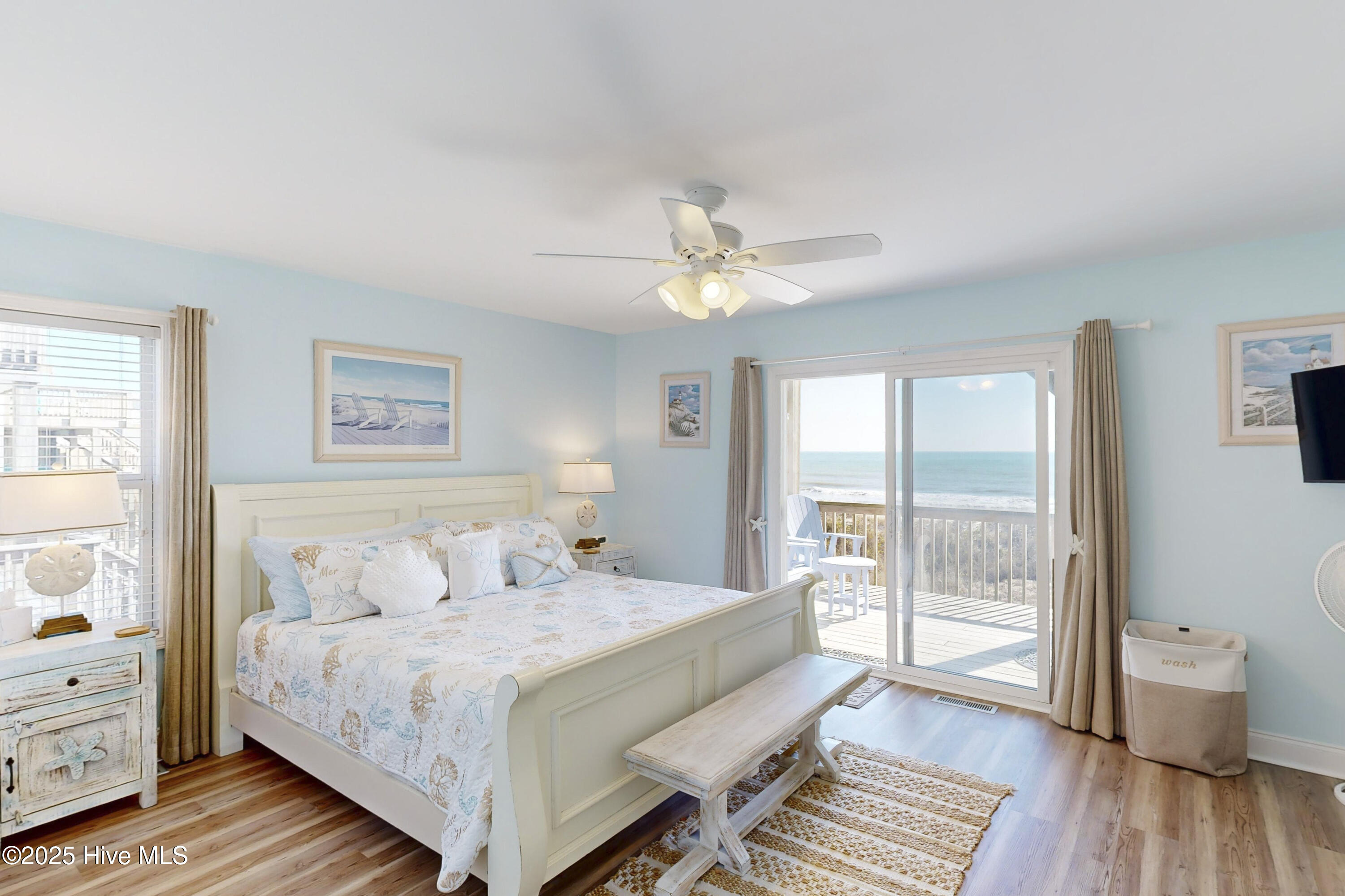 3876 Island Drive
