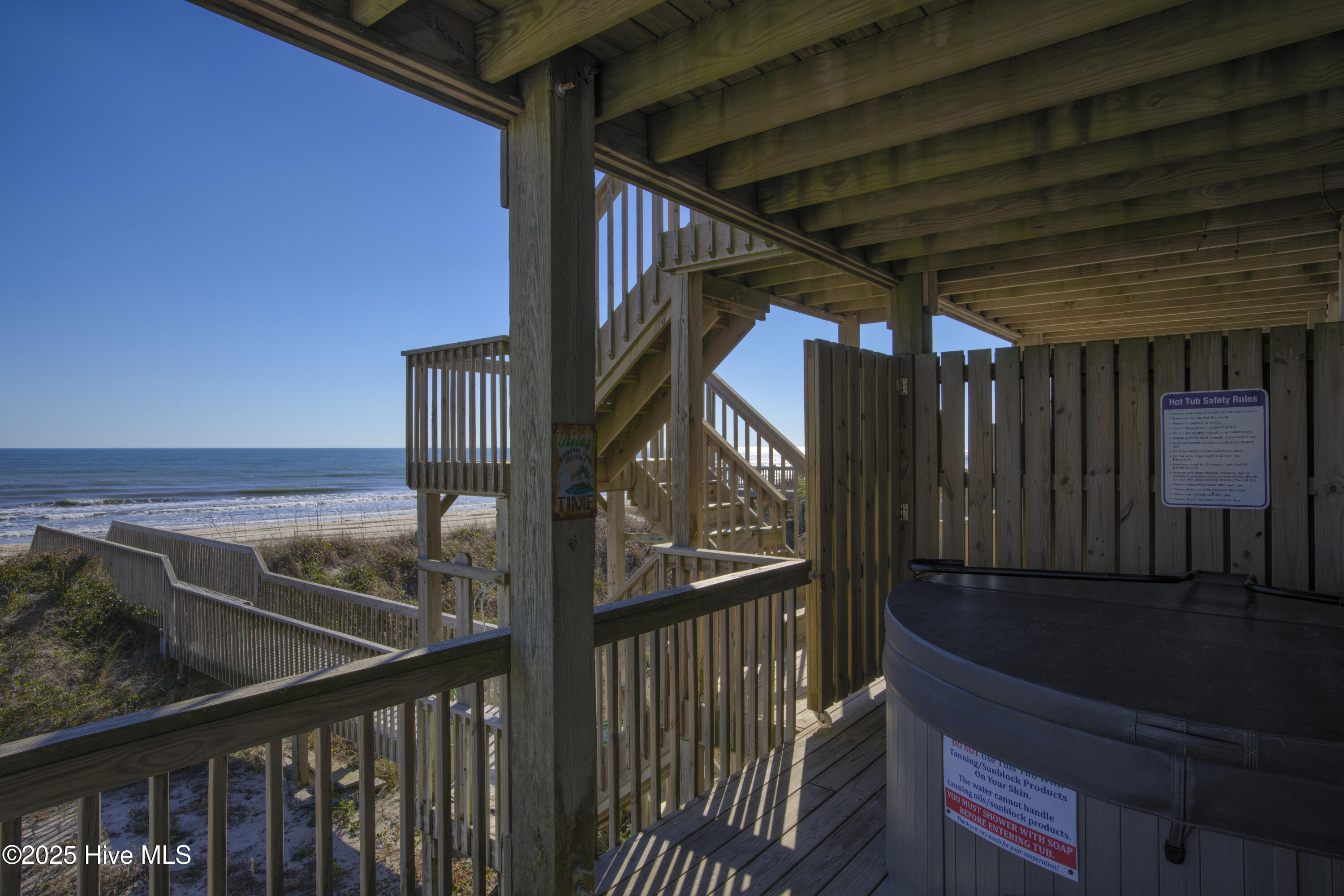 3876 Island Drive