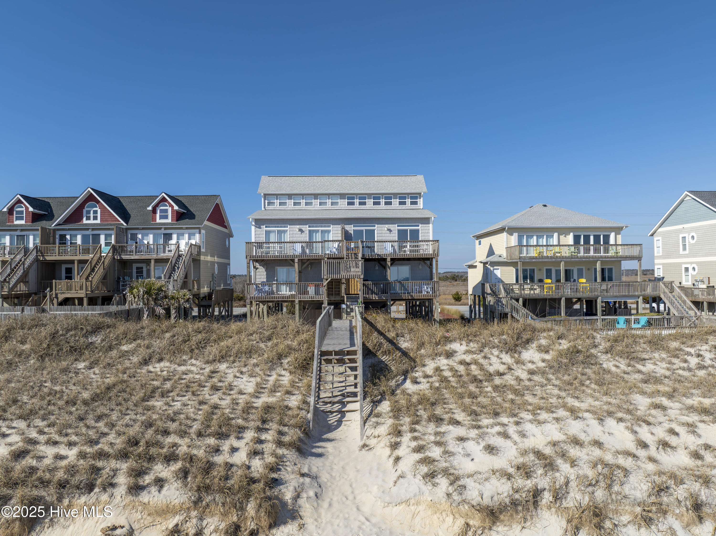 3876 Island Drive