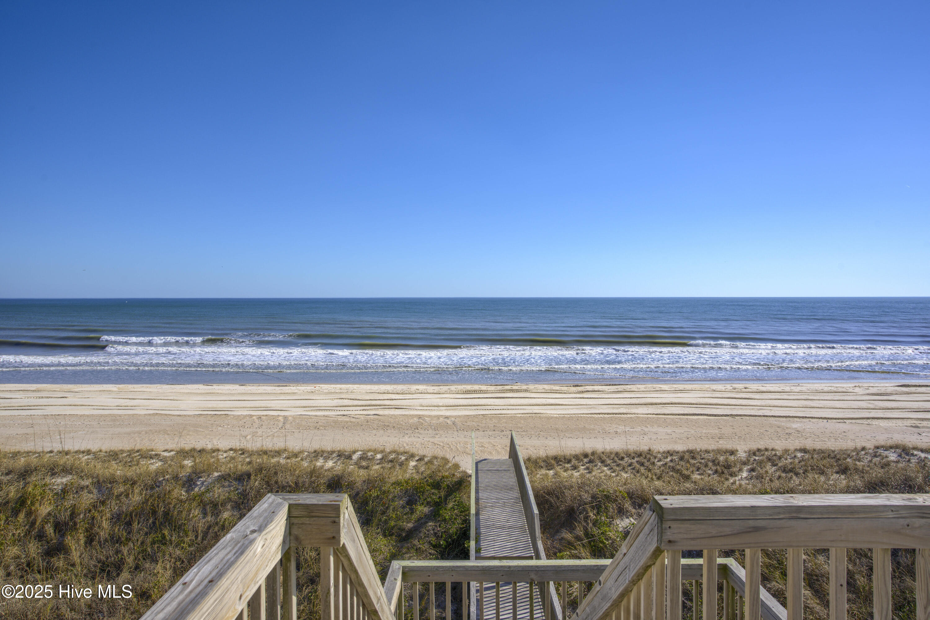 3876 Island Drive