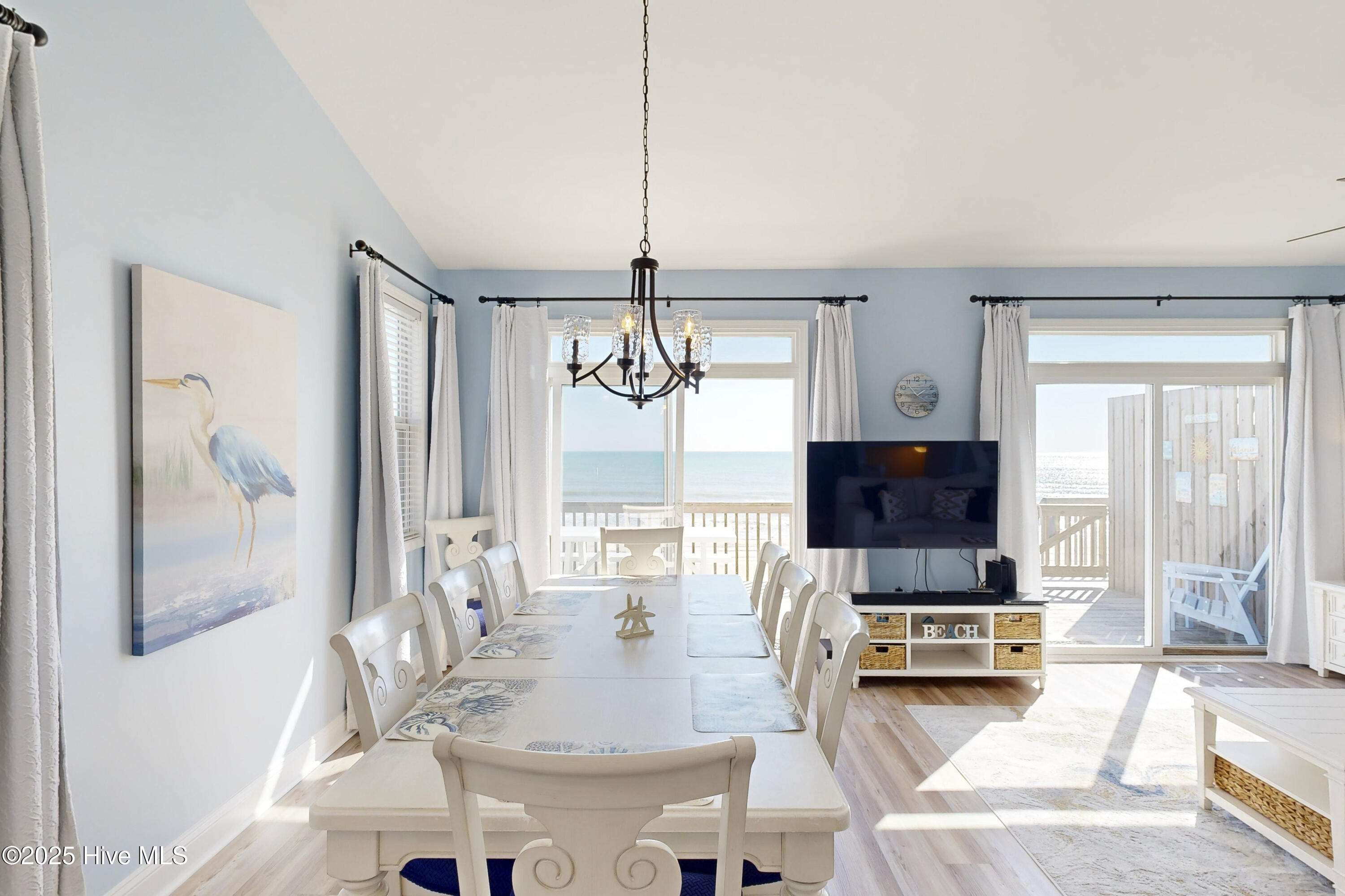 3876 Island Drive