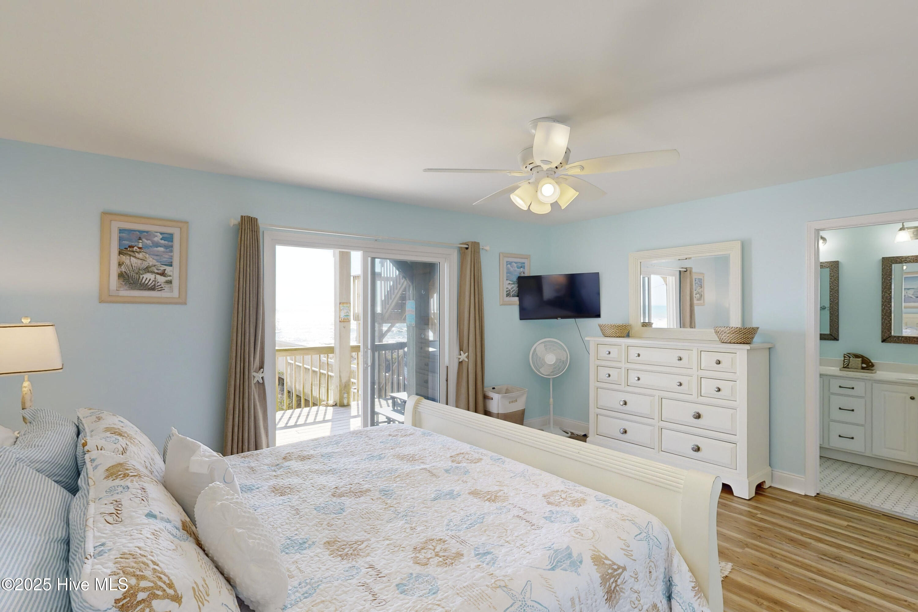 3876 Island Drive