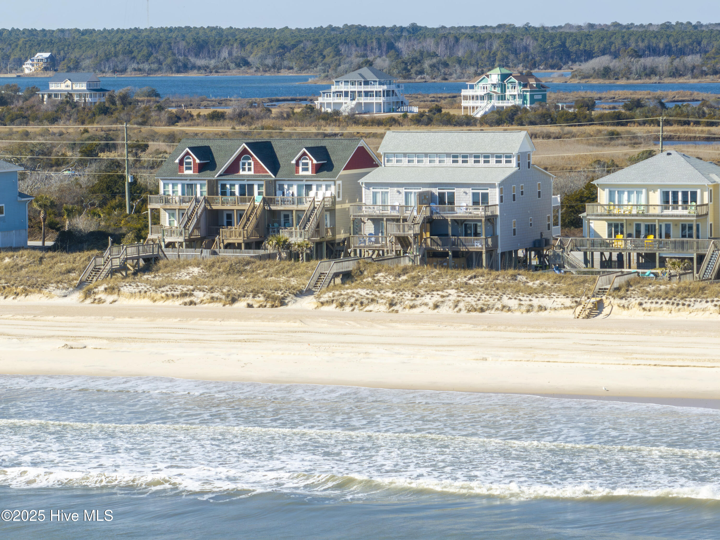 3876 Island Drive