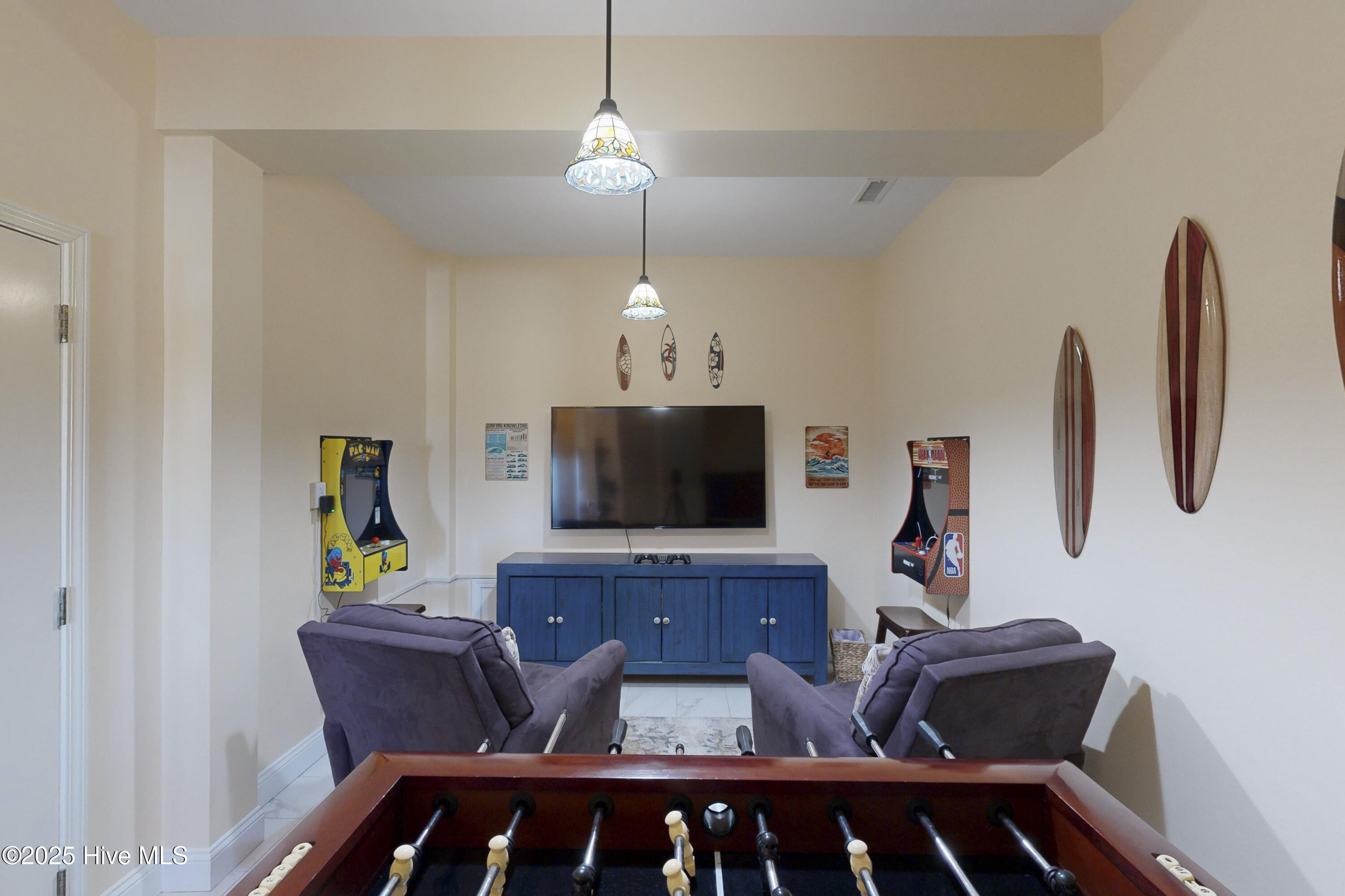 3876 Island Drive