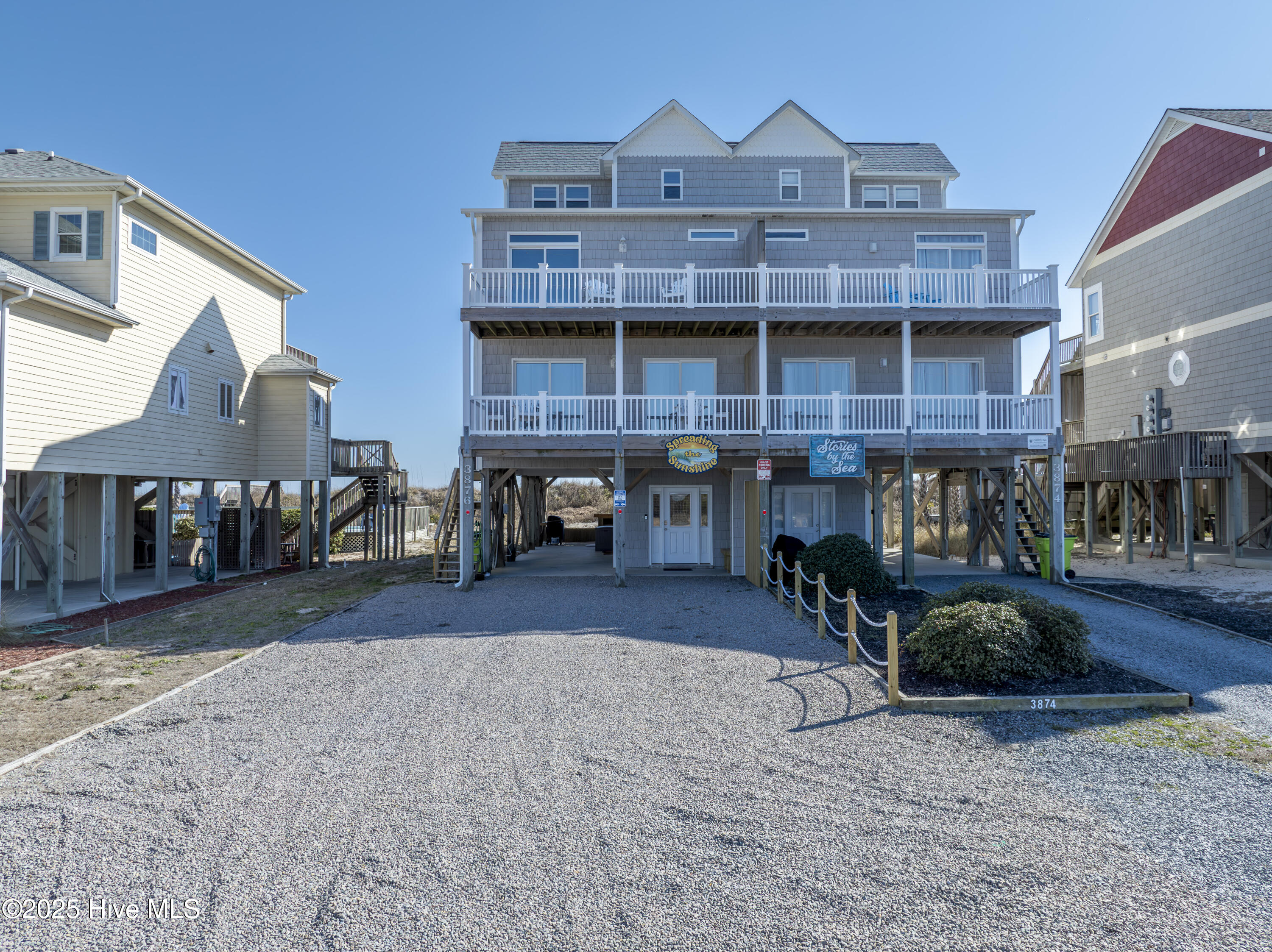 3876 Island Drive
