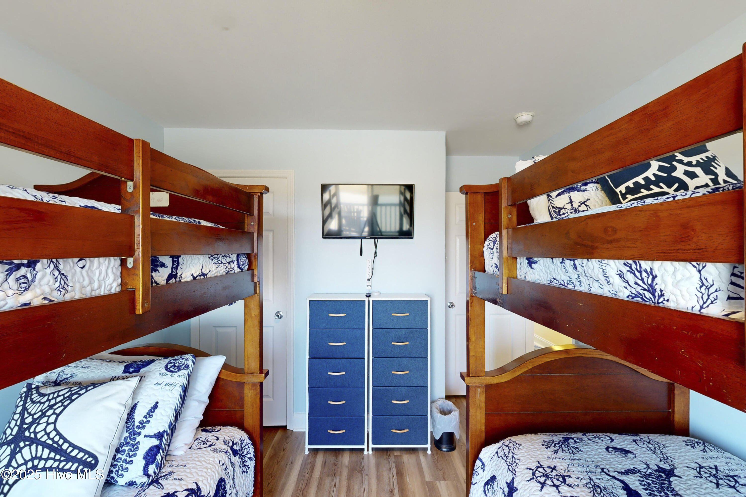 3876 Island Drive