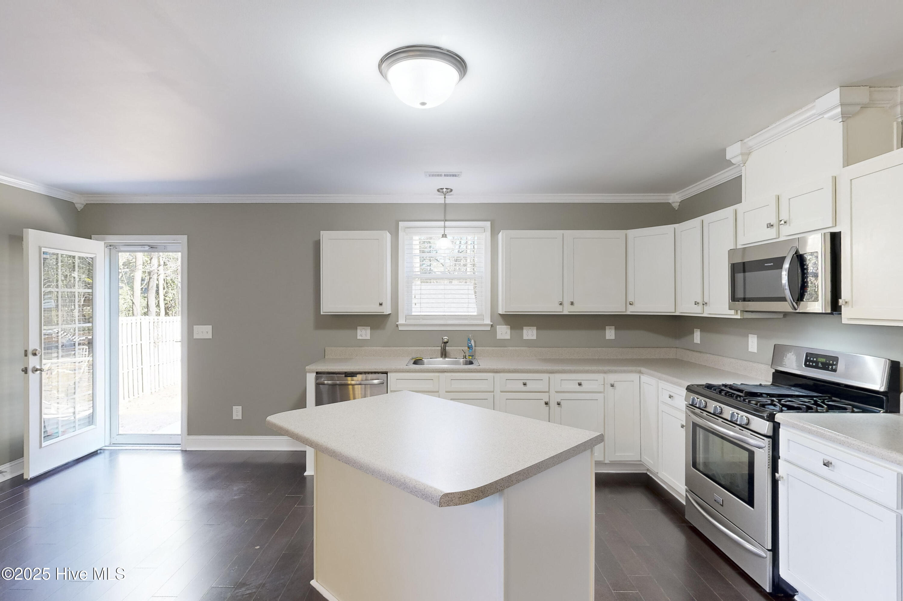 2110 Perry Drive