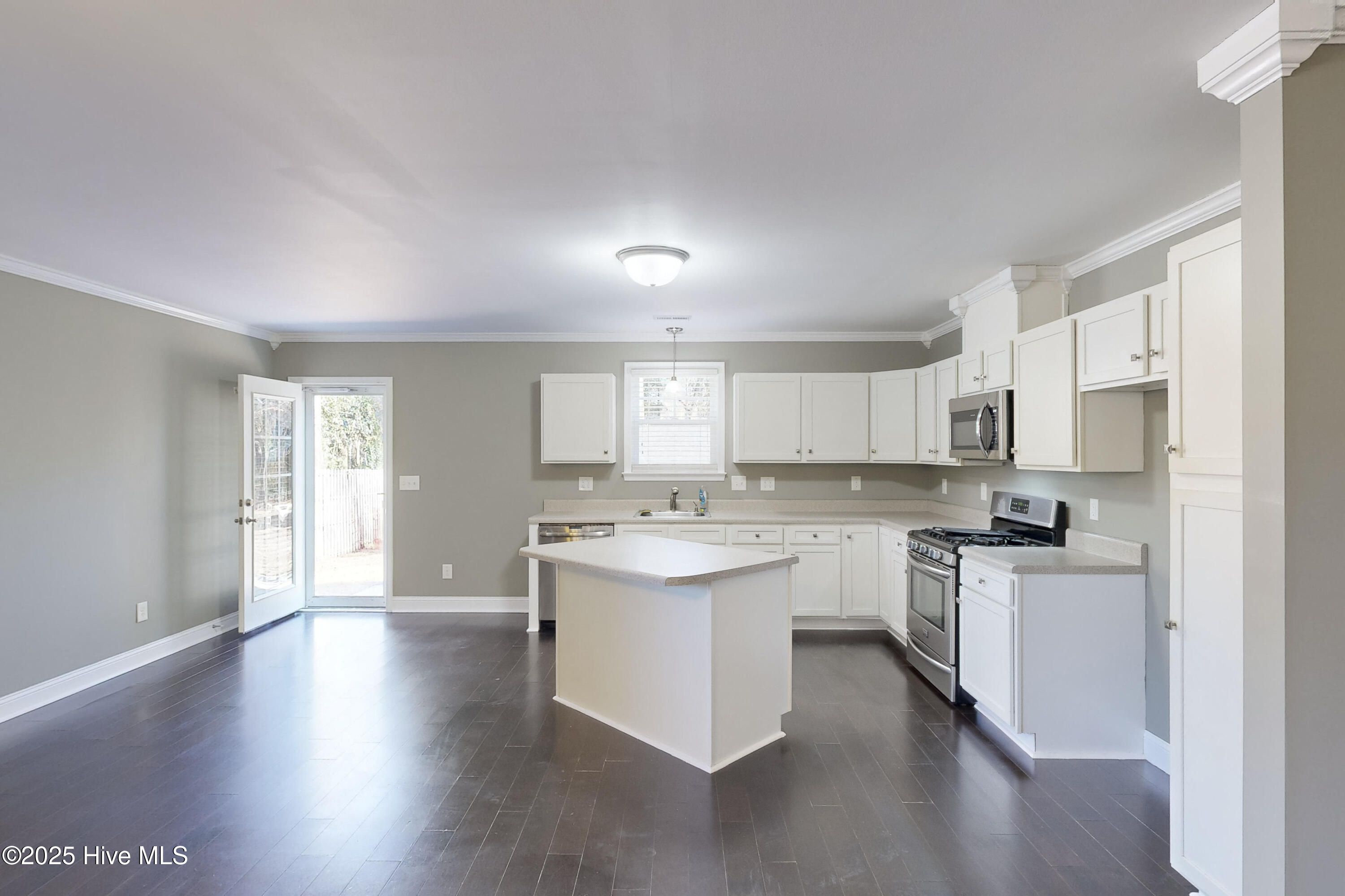 2110 Perry Drive