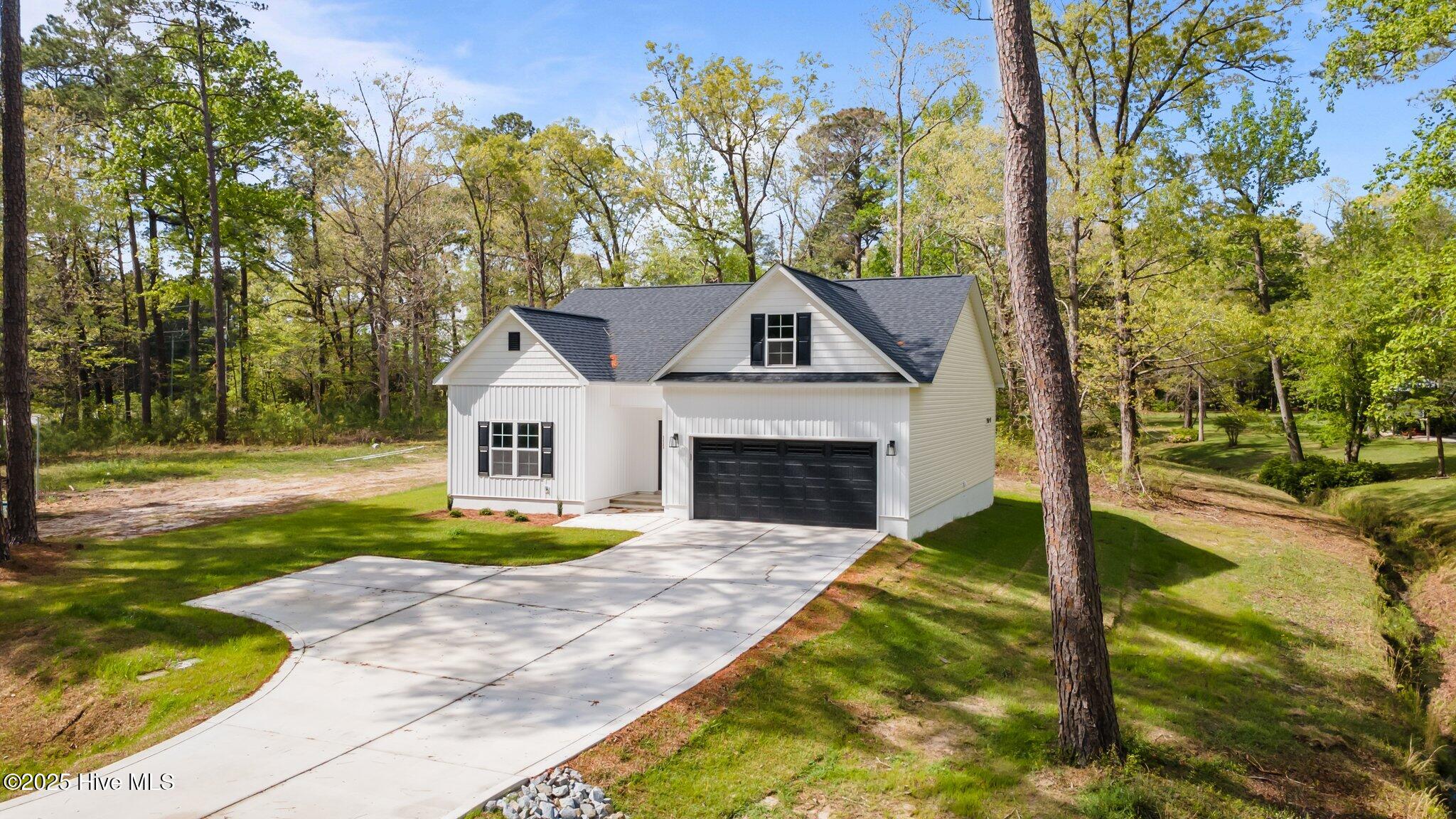 111 Thomas Loop Road